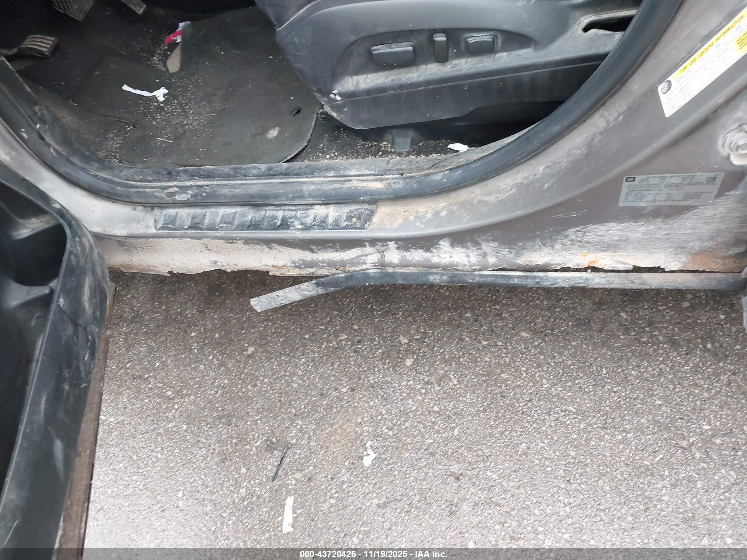 CHEVROLET EQUINOX image 9