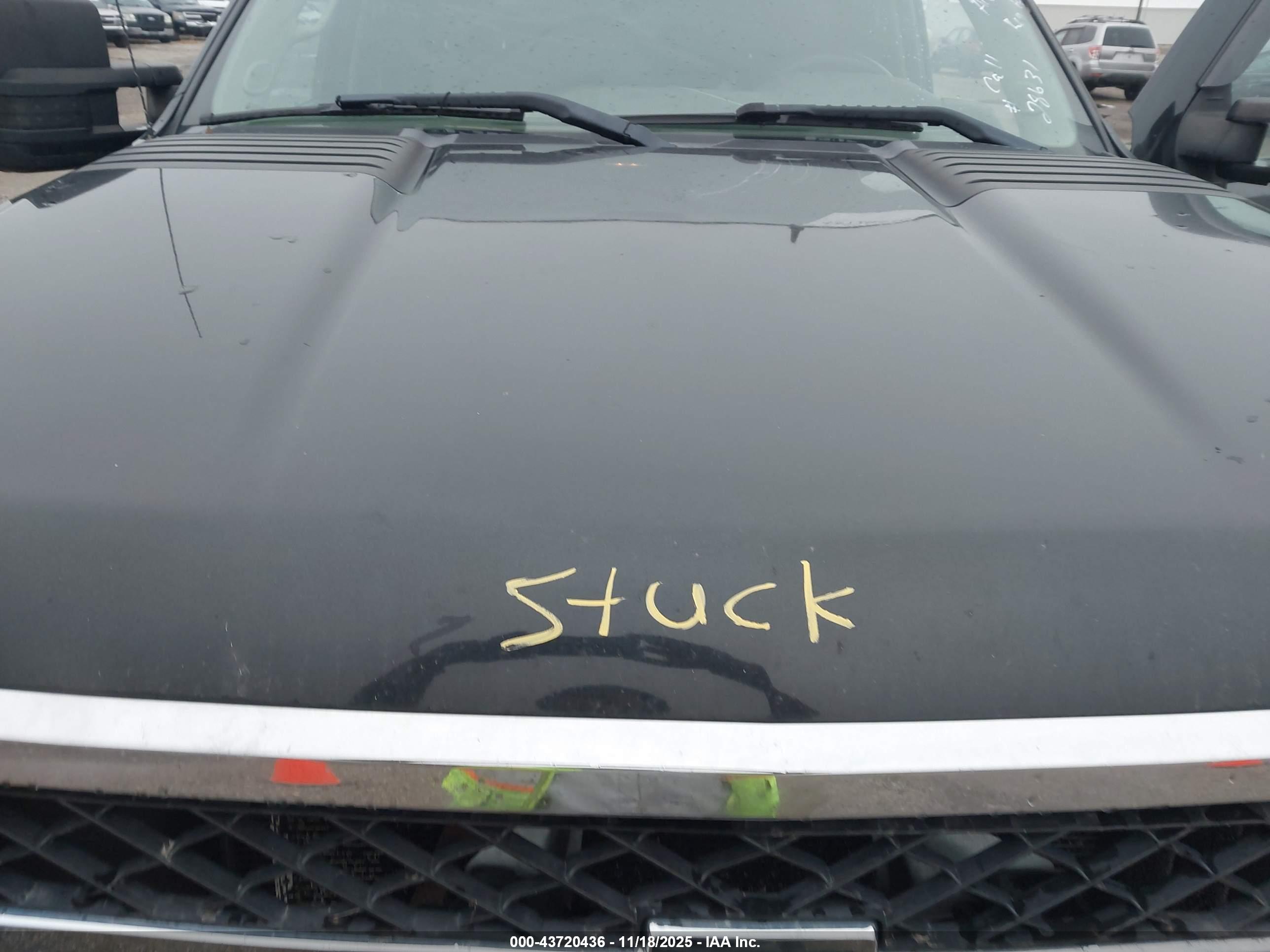 CHEVROLET SILVERADO image 10