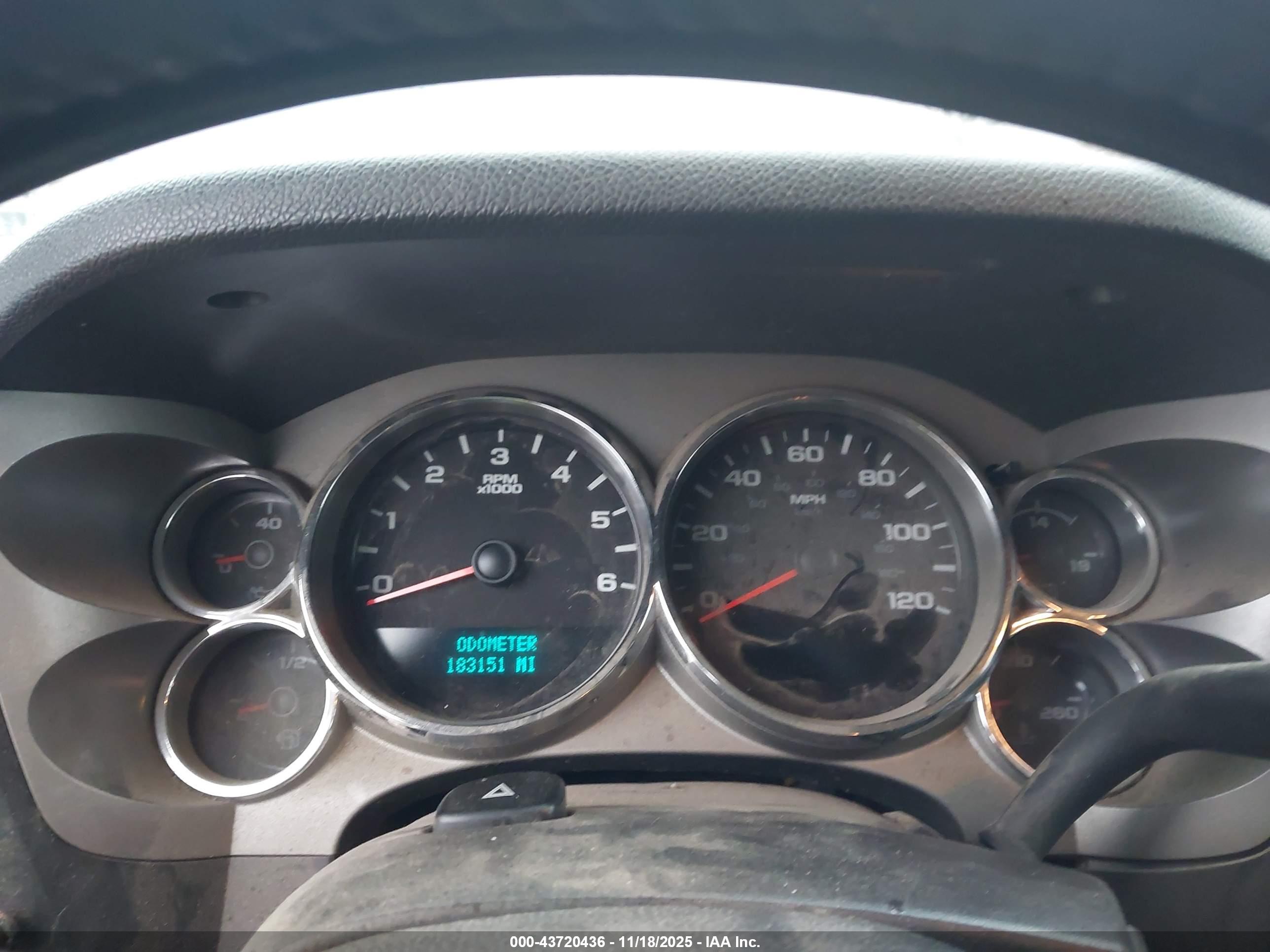 CHEVROLET SILVERADO image 7