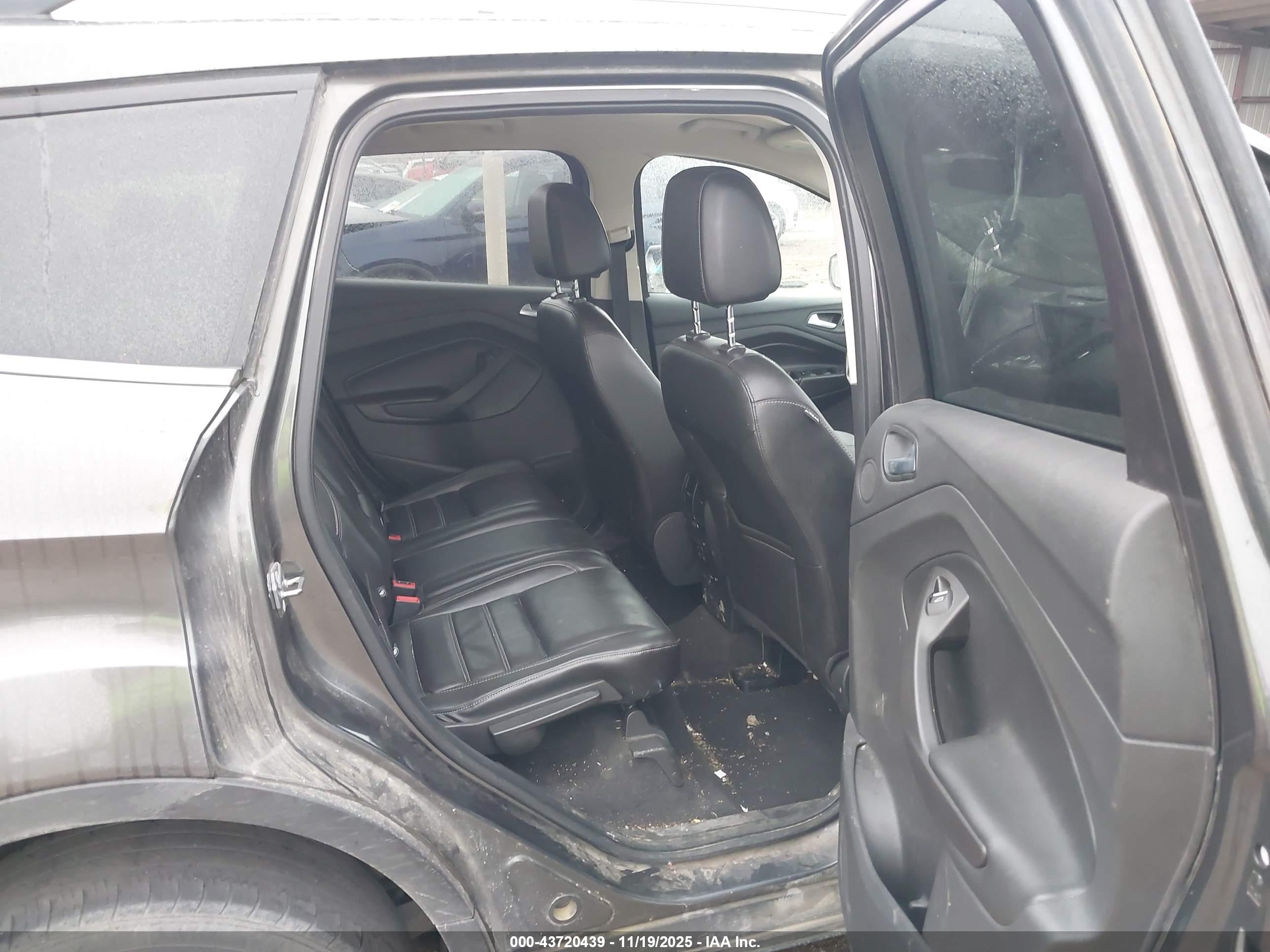 FORD ESCAPE image 8
