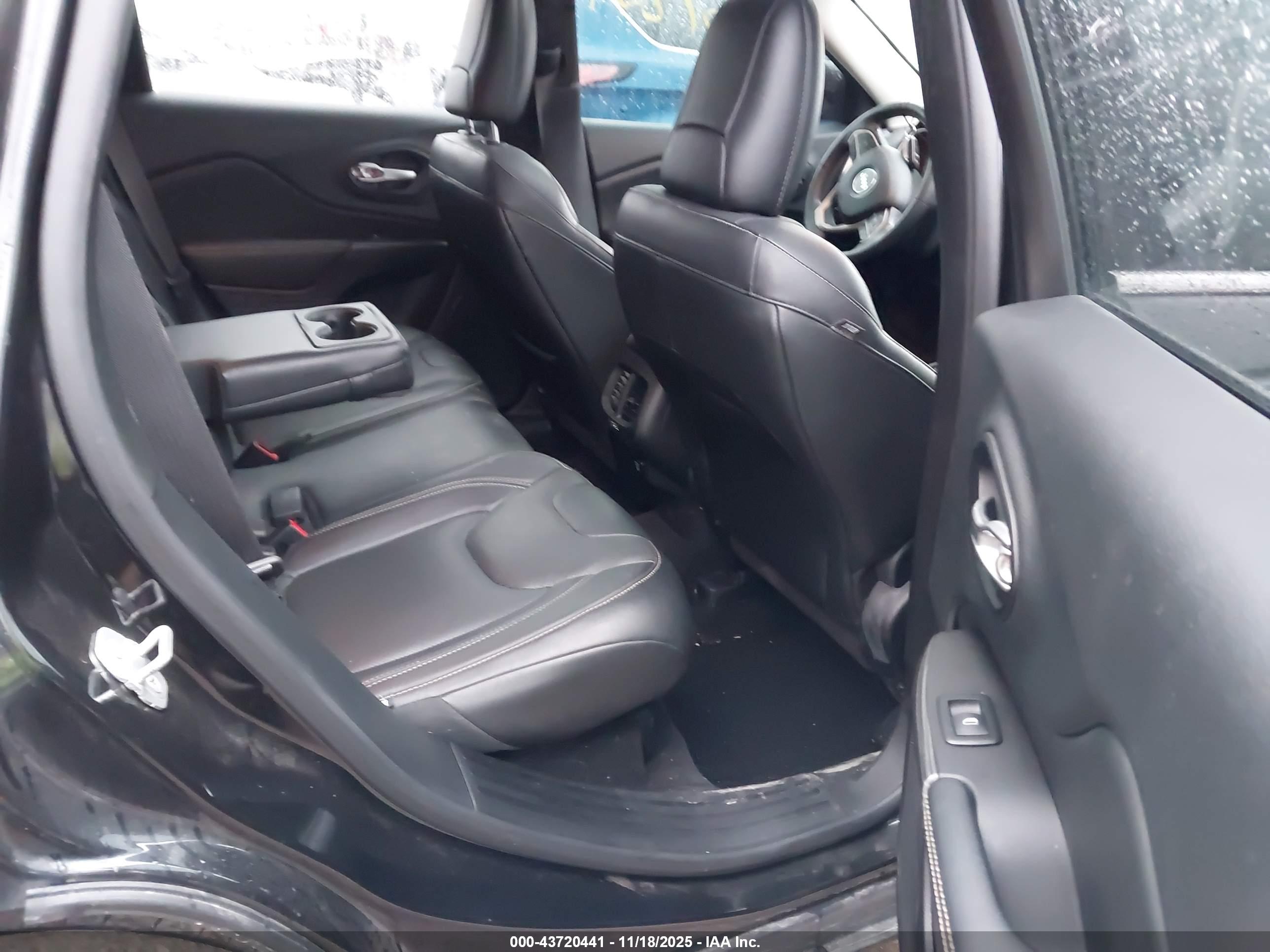 JEEP CHEROKEE image 8
