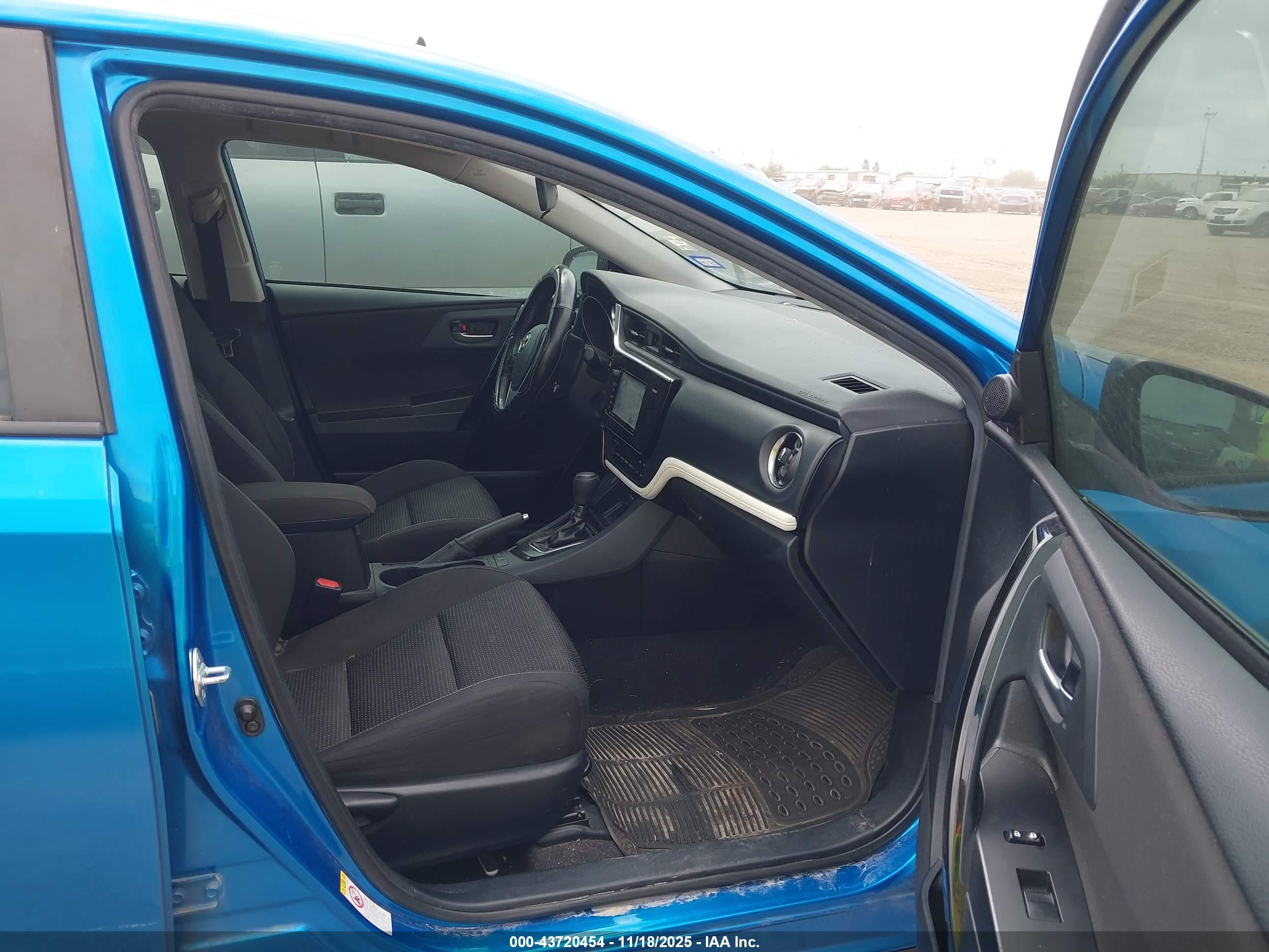 TOYOTA COROLLA image 5