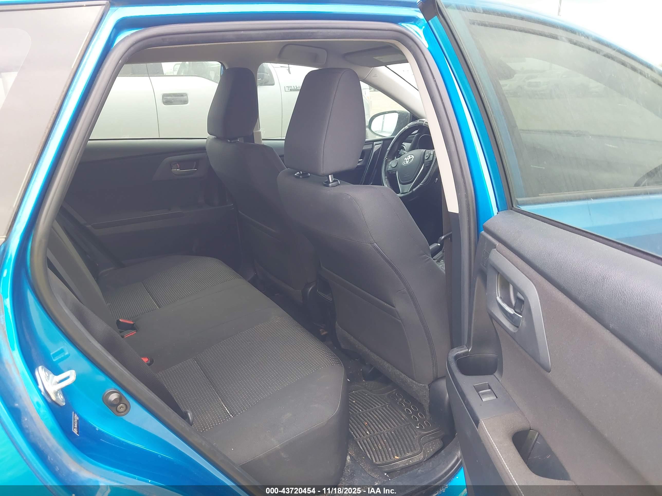 TOYOTA COROLLA image 8