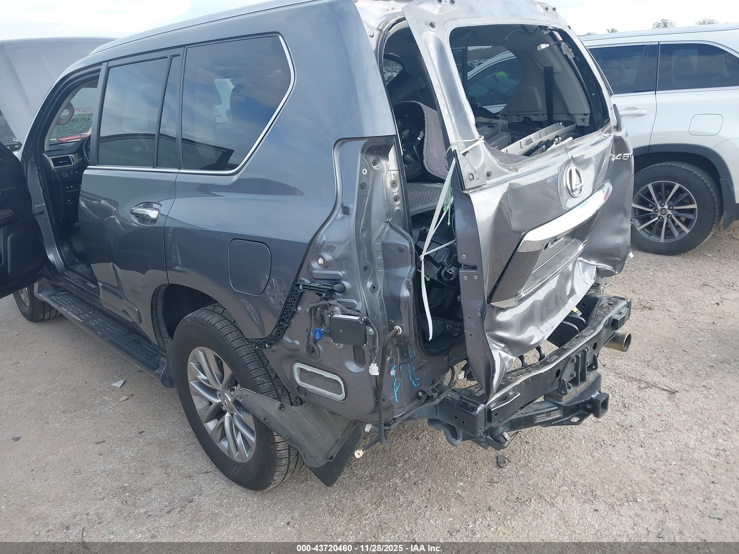 LEXUS GX image 6
