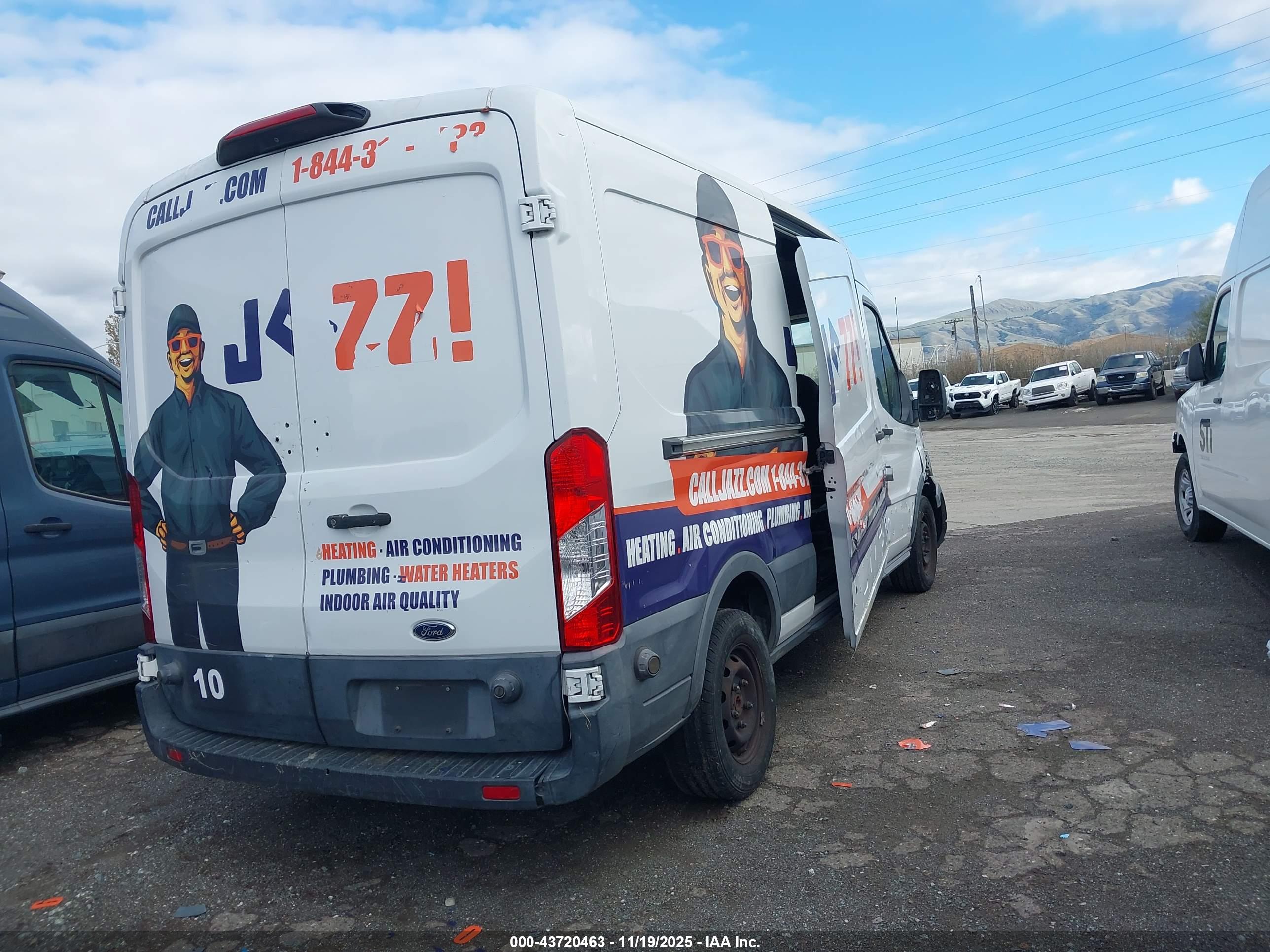 FORD TRANSIT-250 image 4