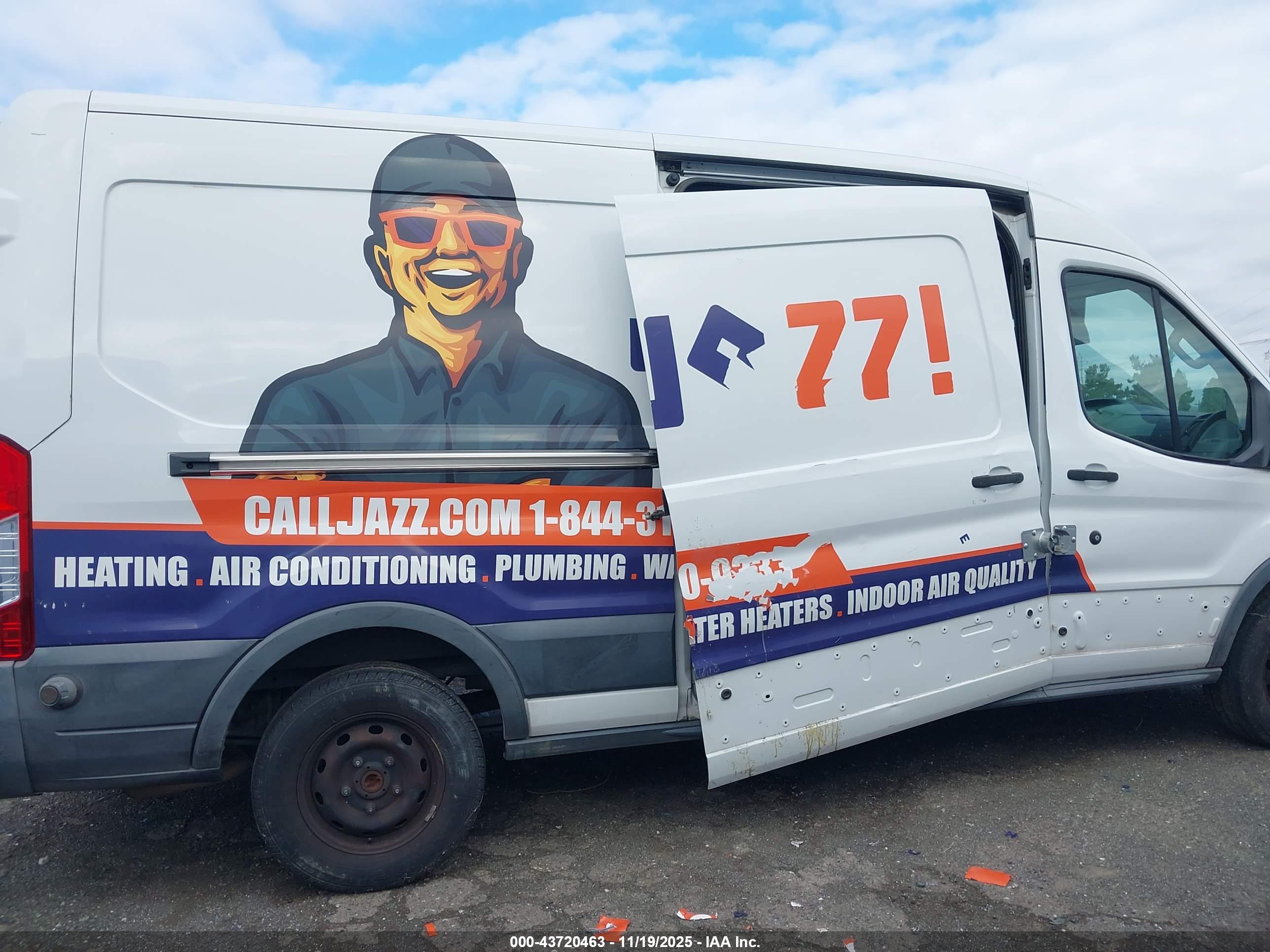 FORD TRANSIT-250 image 6