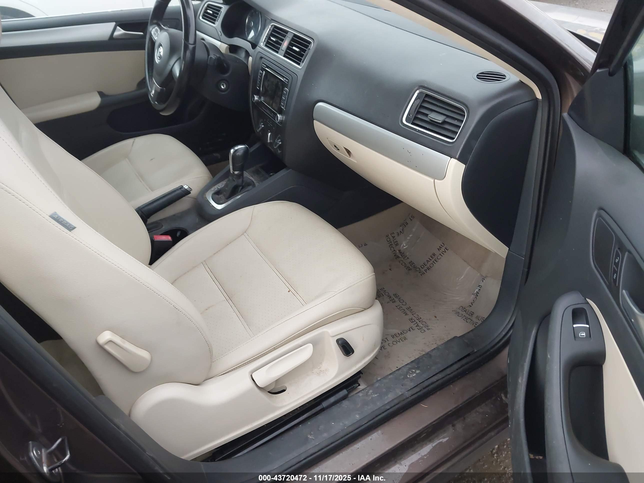 VOLKSWAGEN JETTA image 5