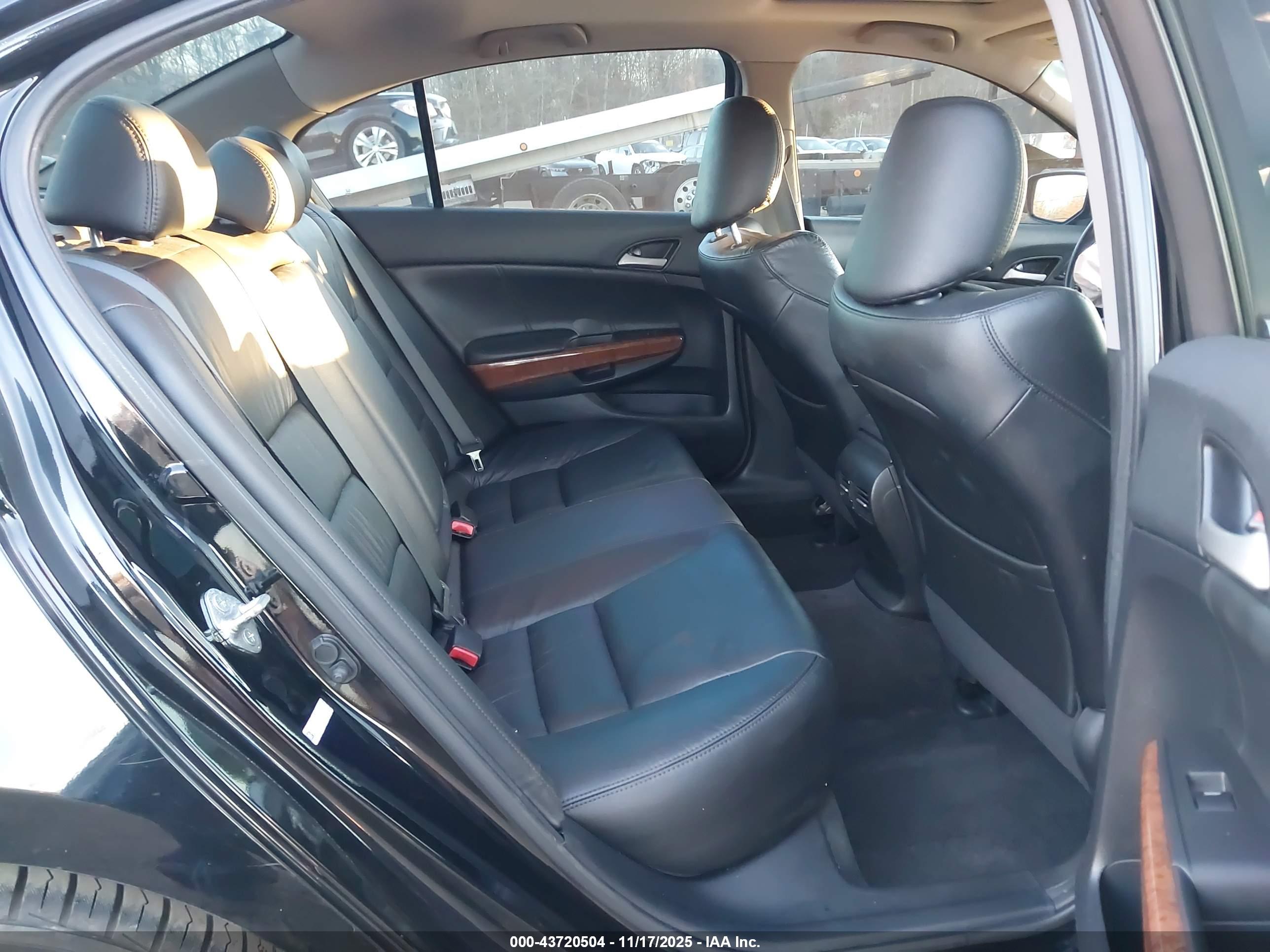 HONDA ACCORD image 8