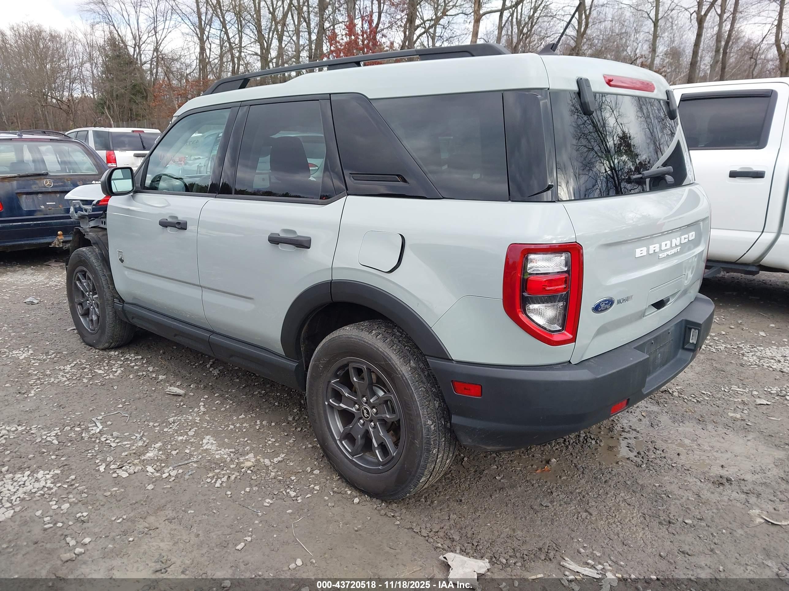 FORD BRONCO image 3