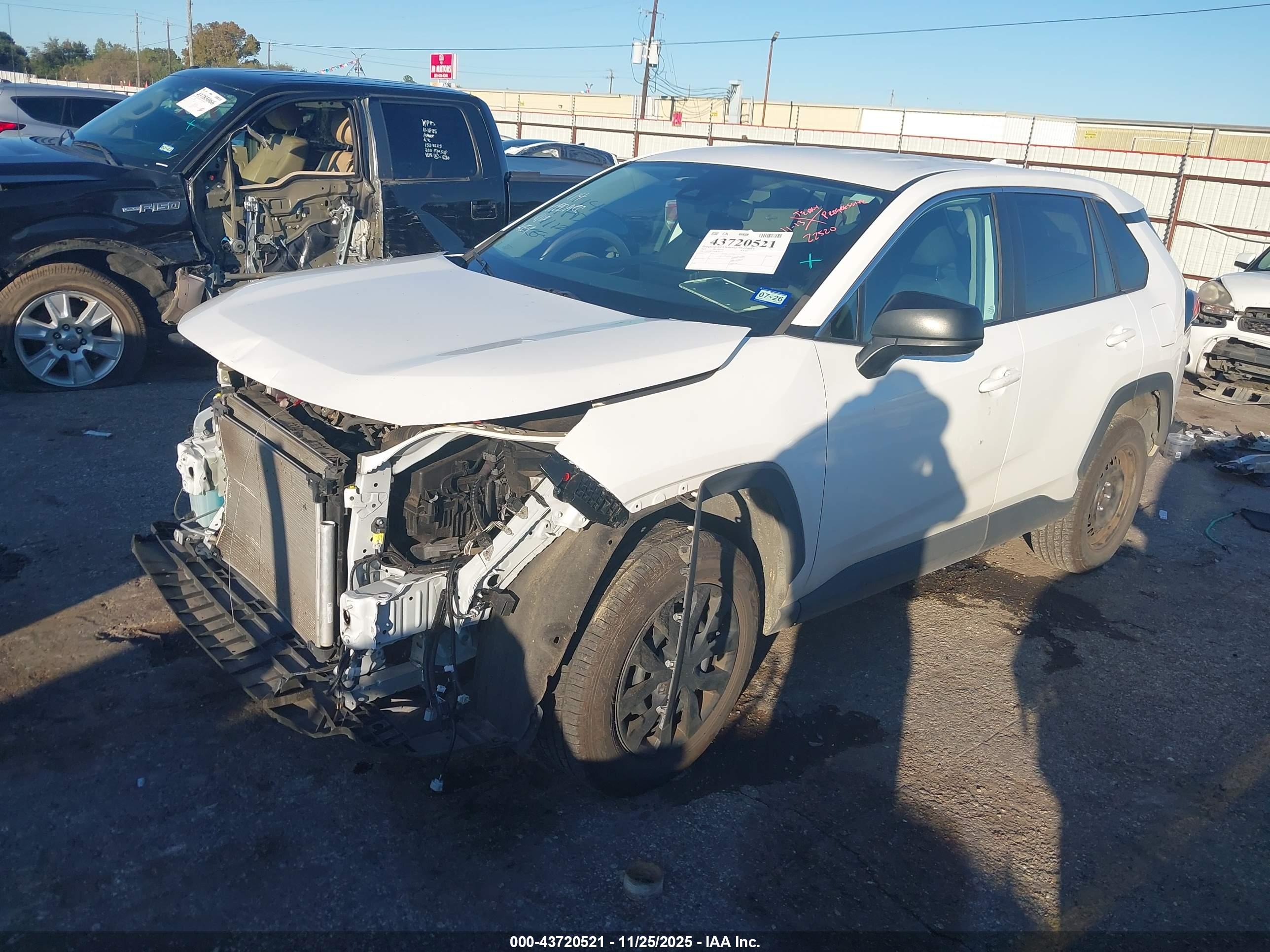 TOYOTA RAV4 image 2