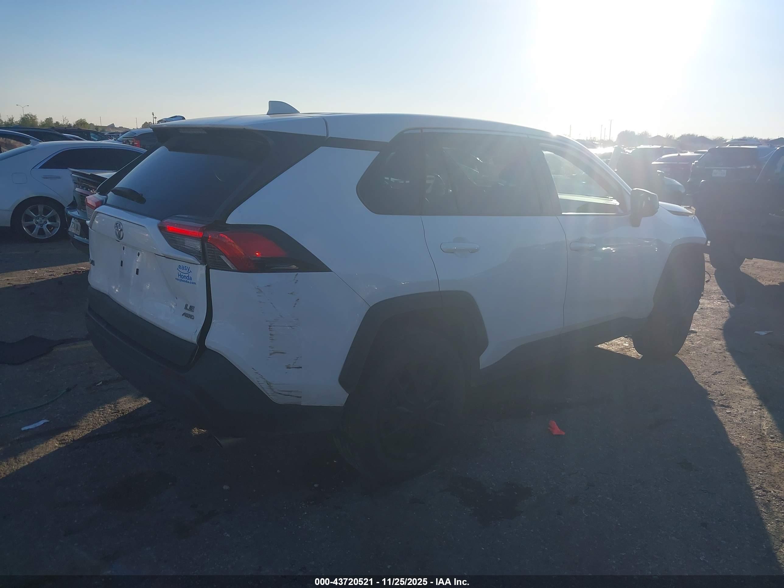 TOYOTA RAV4 image 4