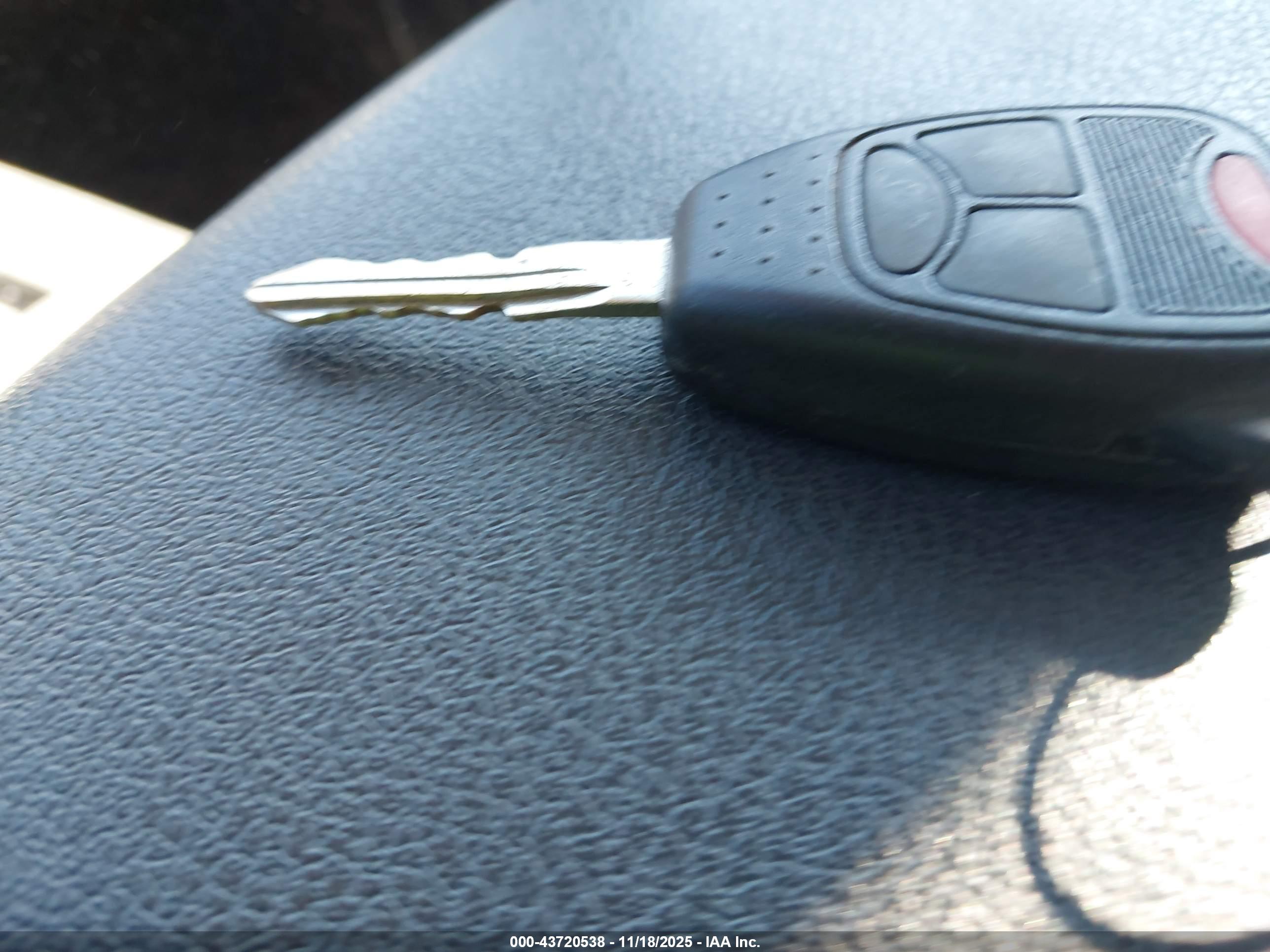 JEEP LIBERTY image 11