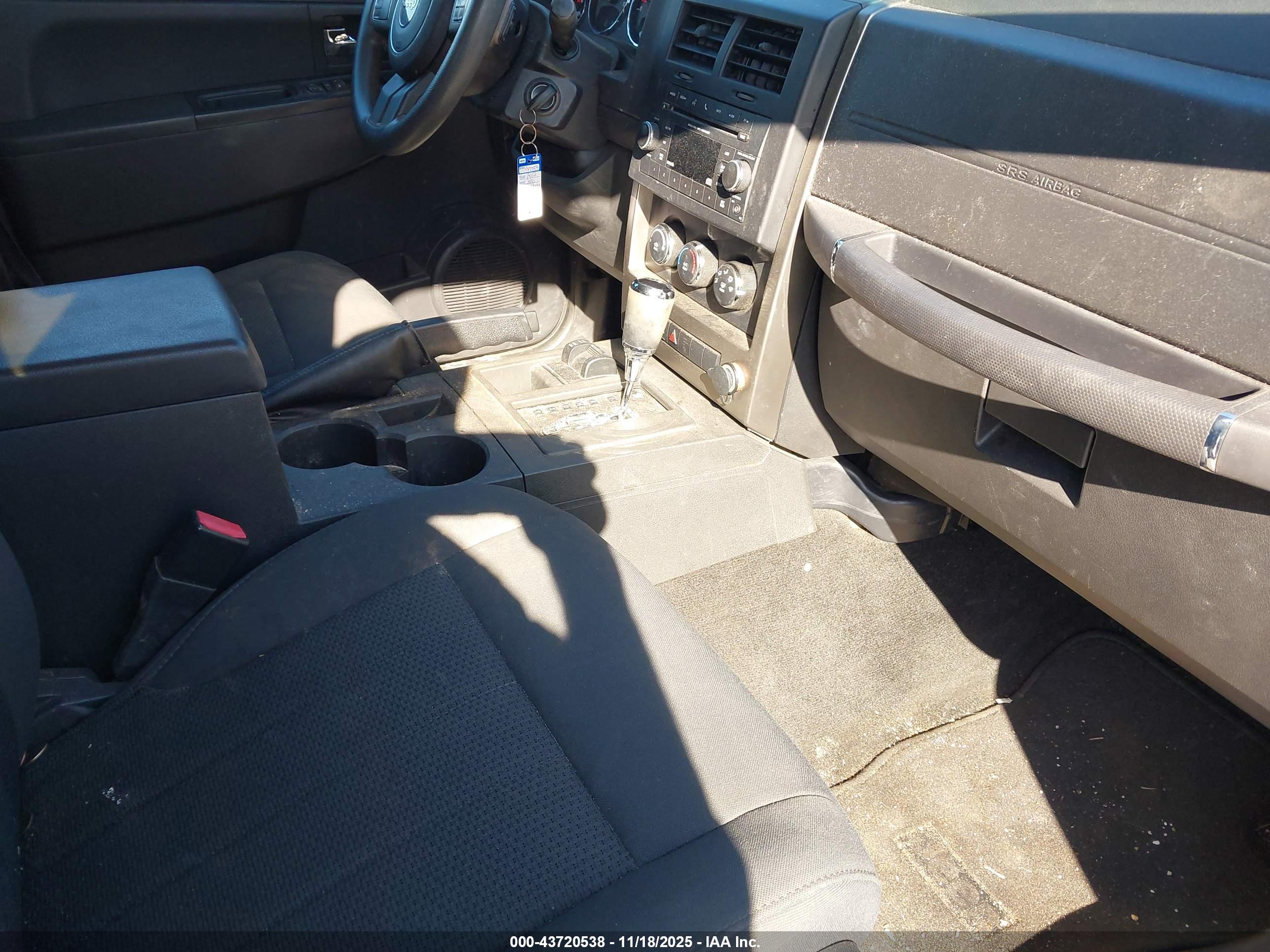 JEEP LIBERTY image 5
