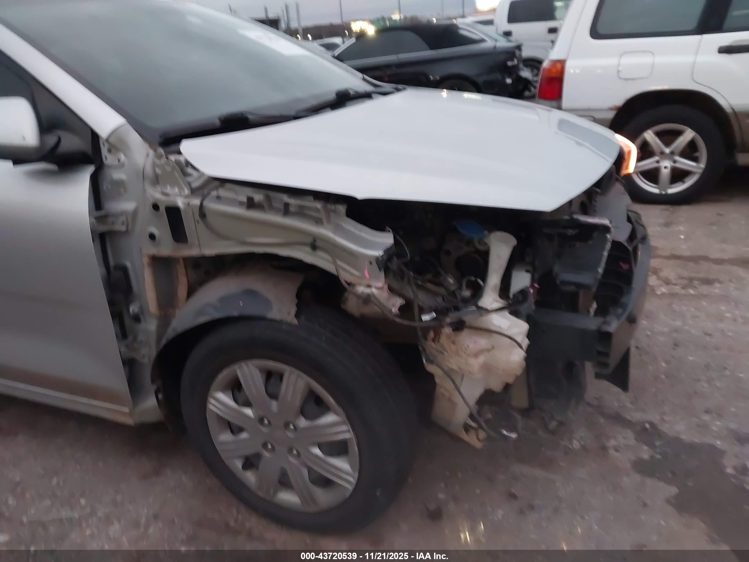 KIA RIO image 6