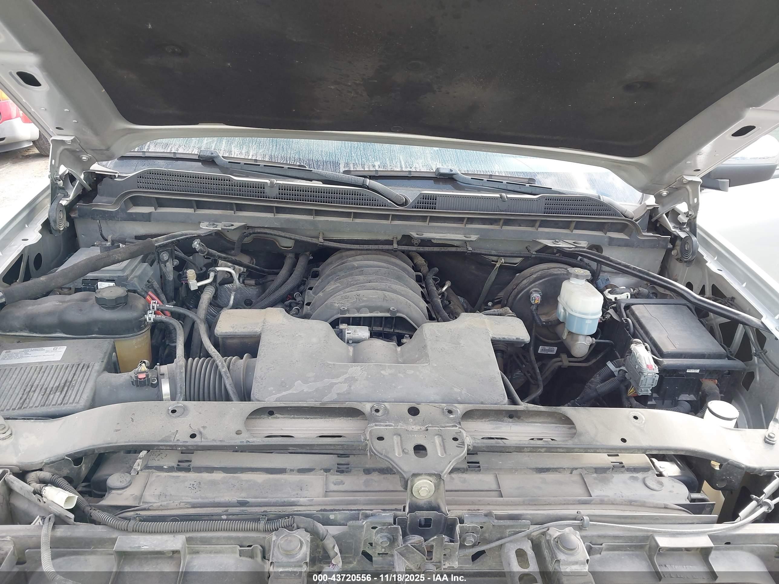CHEVROLET SILVERADO image 10