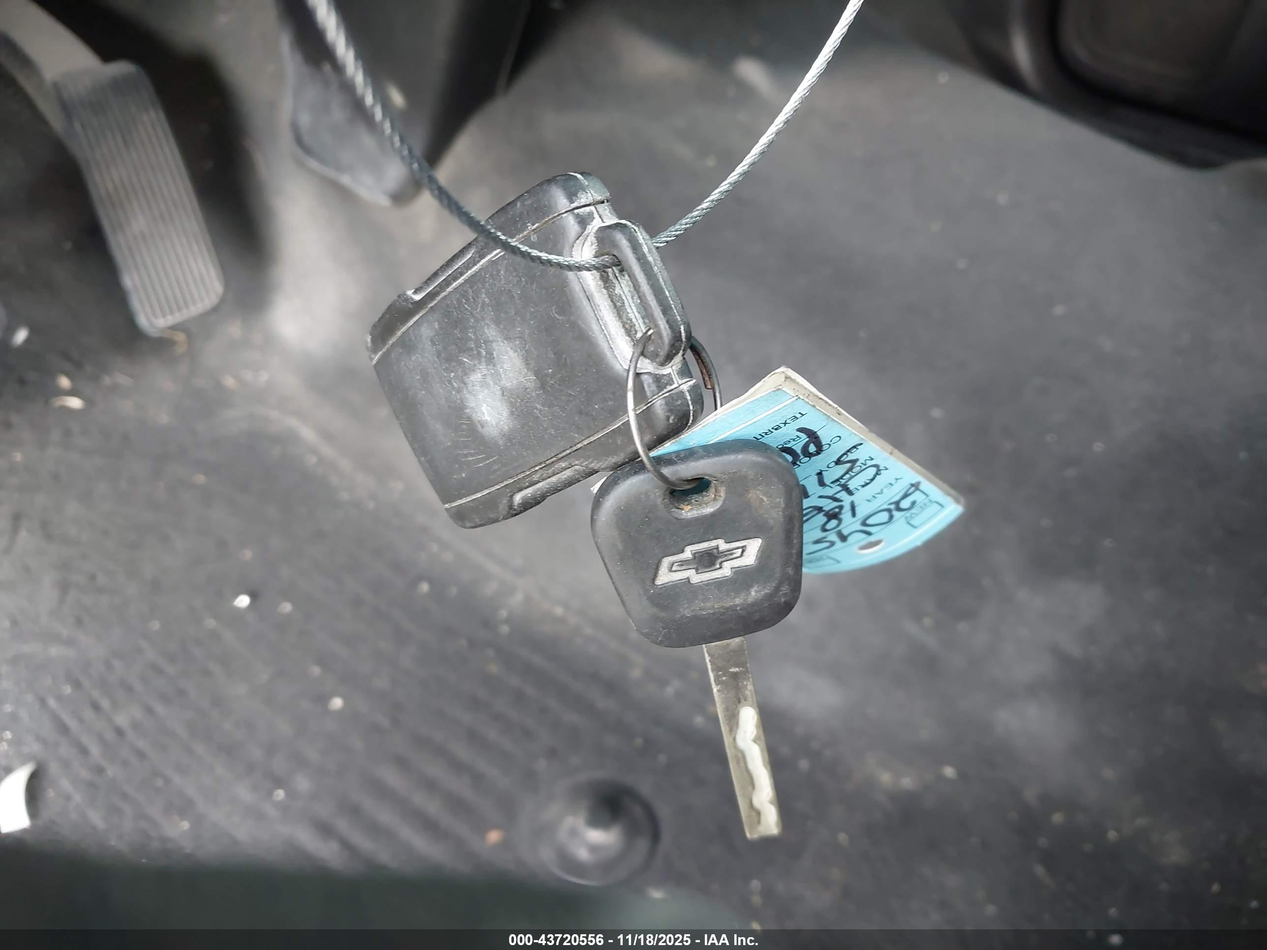 CHEVROLET SILVERADO image 11