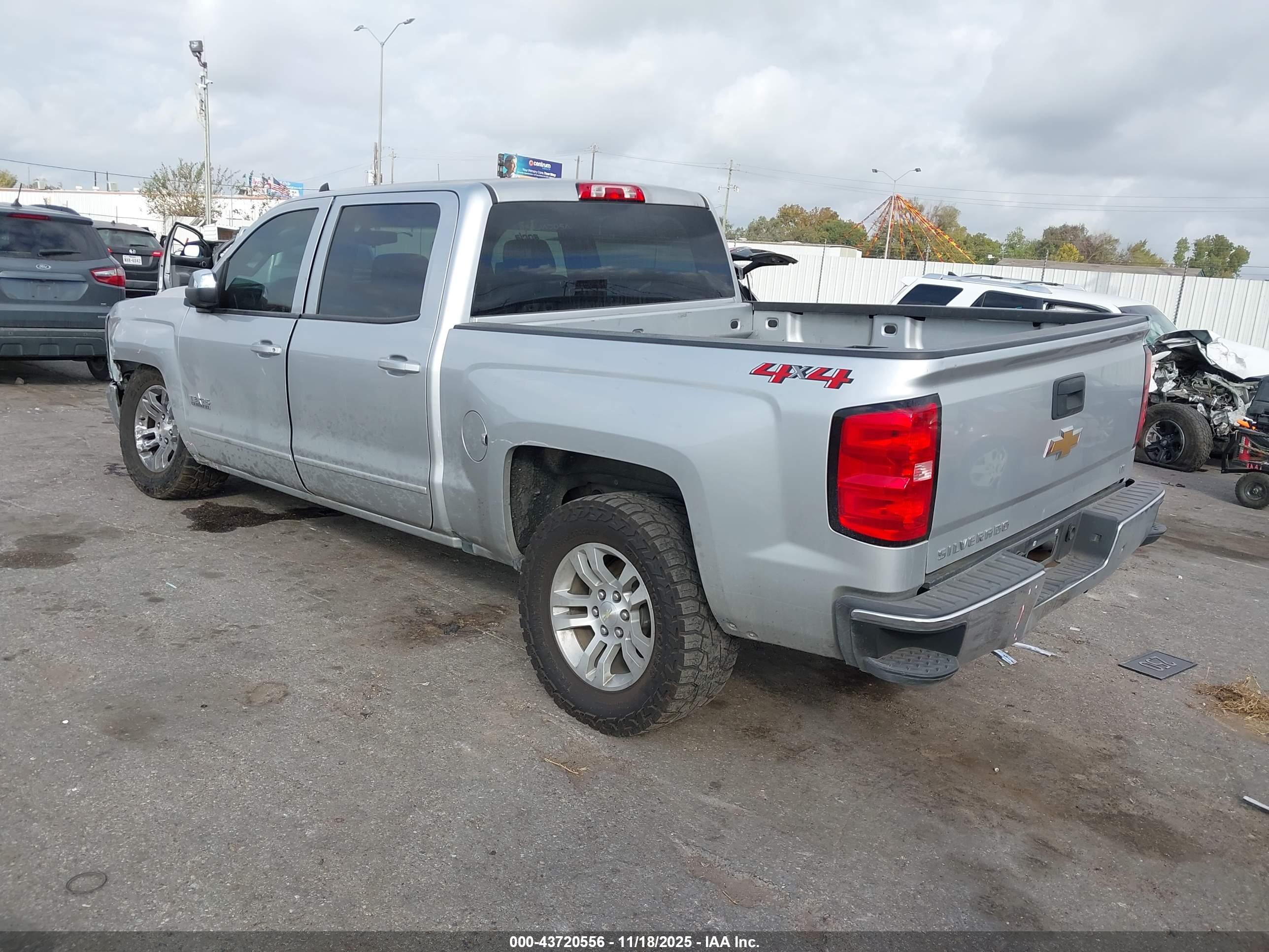 CHEVROLET SILVERADO image 3