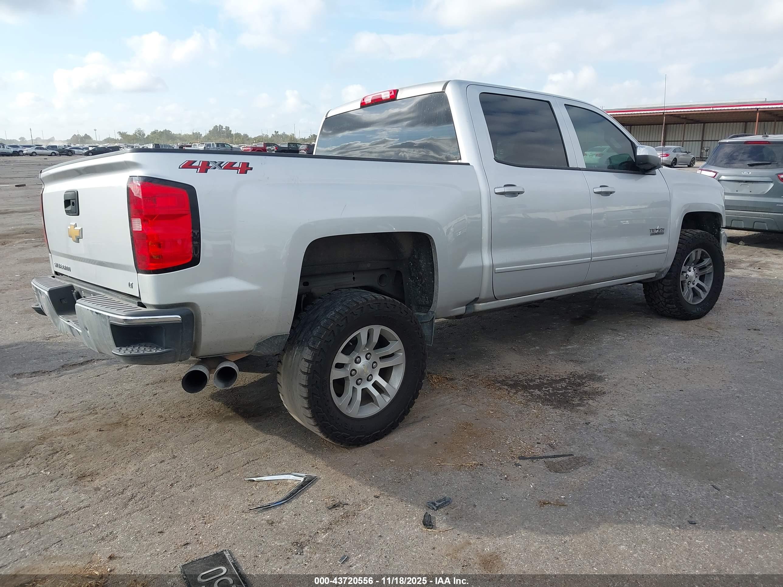 CHEVROLET SILVERADO image 4