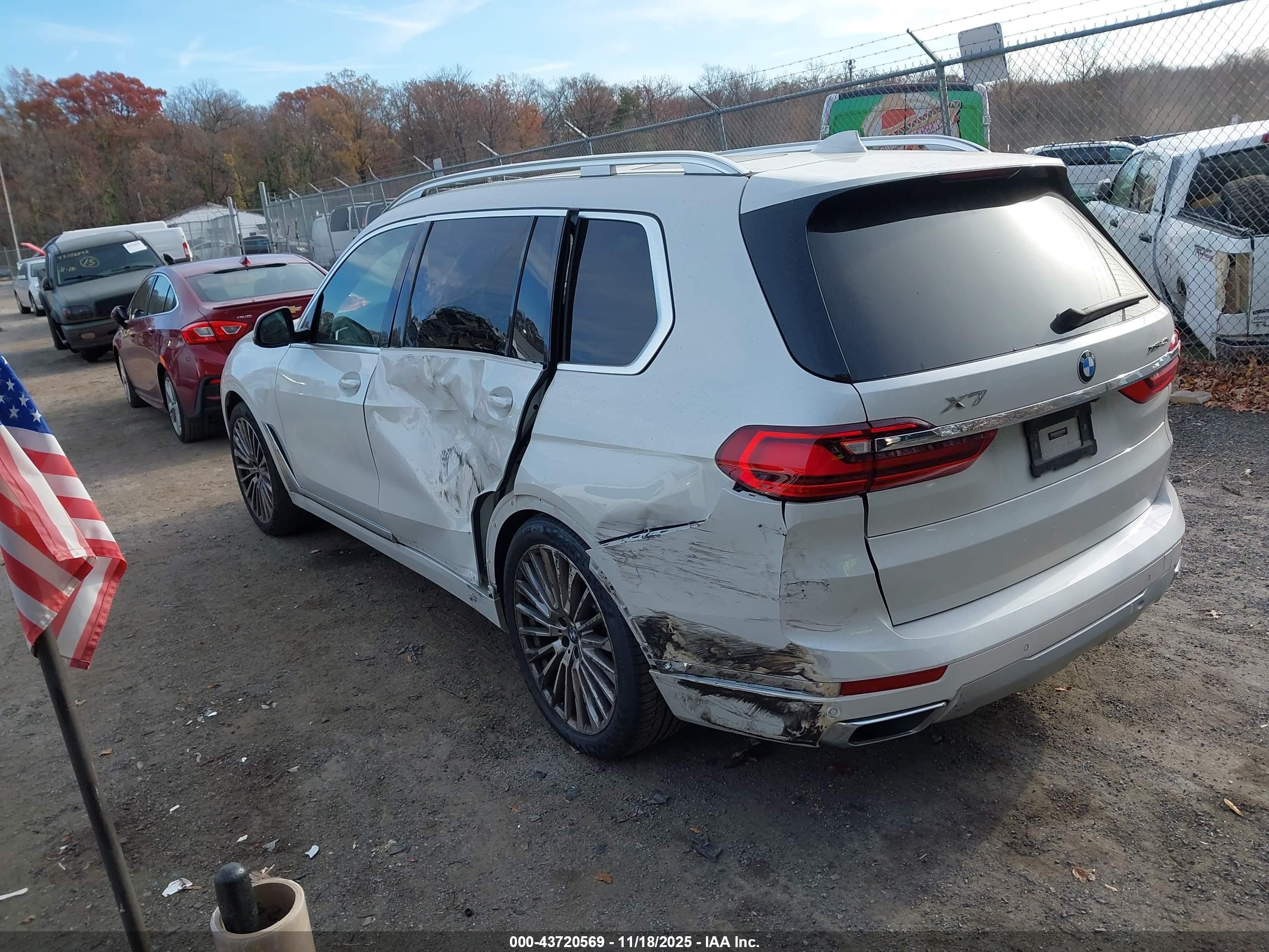 BMW X7 image 3