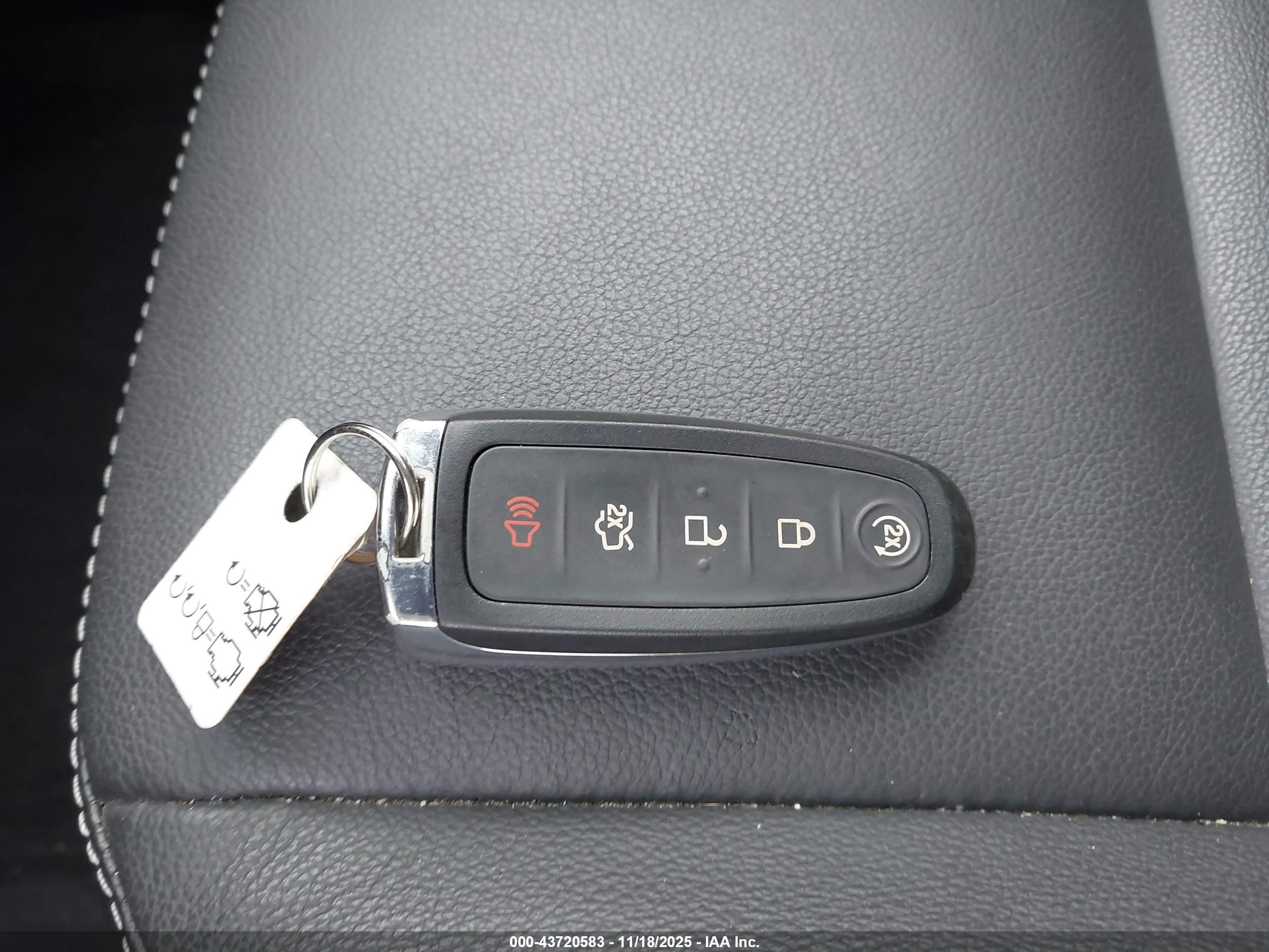 FORD ESCAPE image 11
