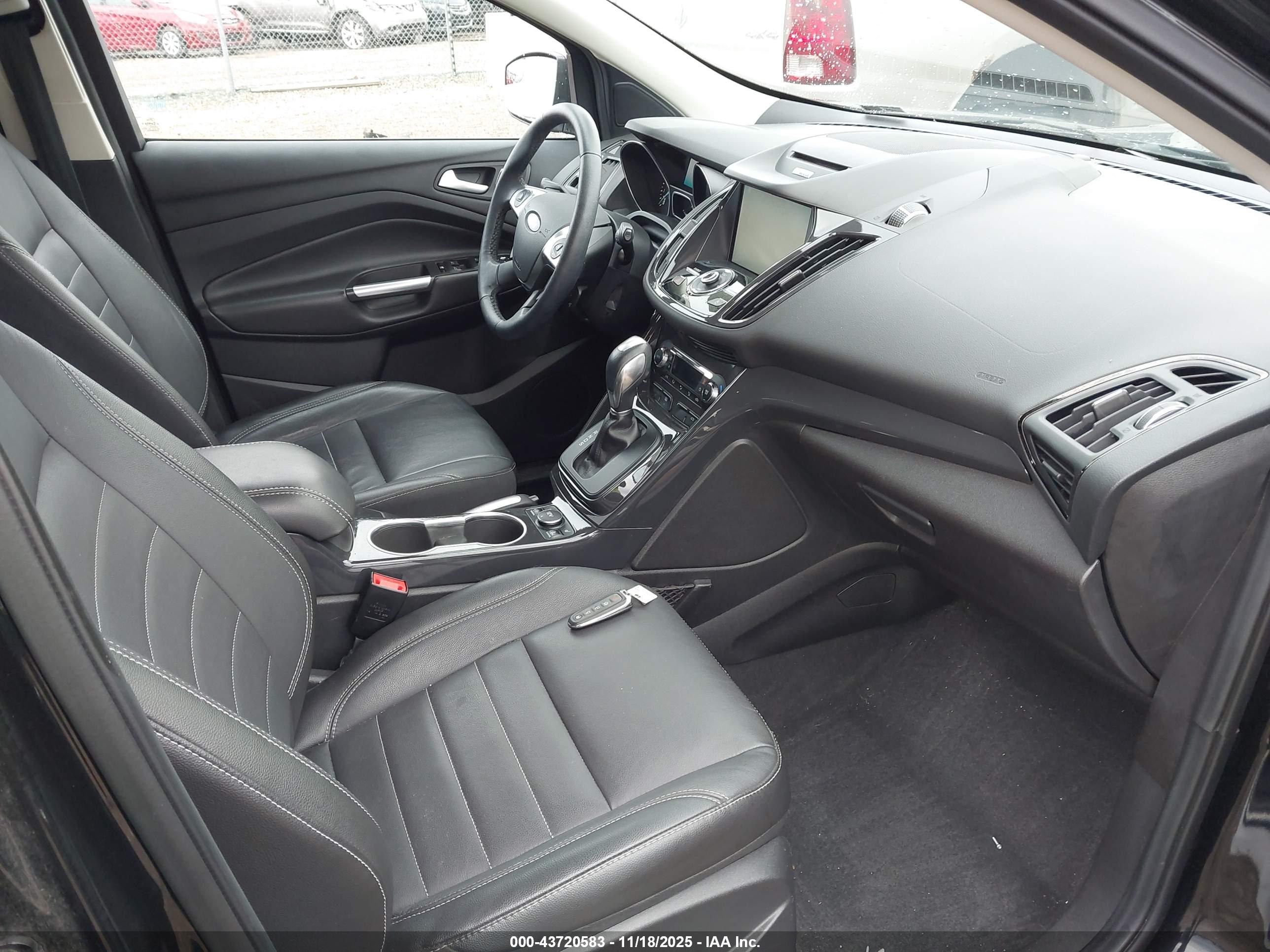 FORD ESCAPE image 5