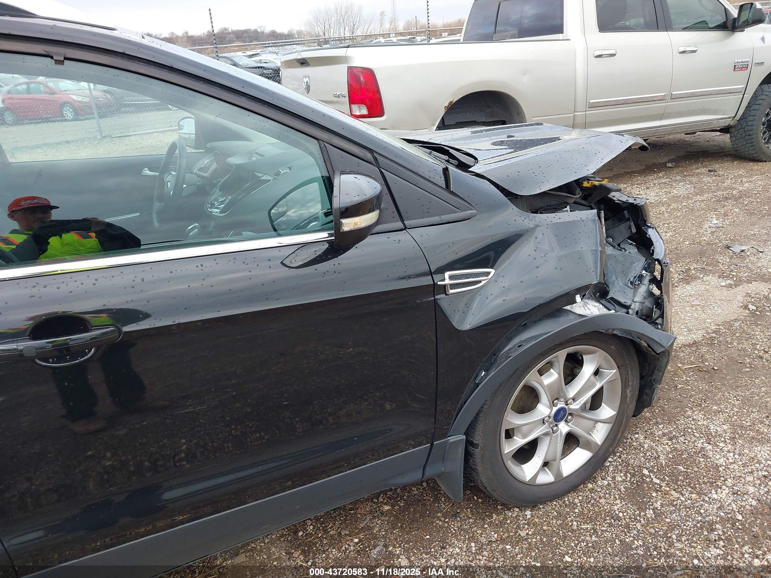 FORD ESCAPE image 6