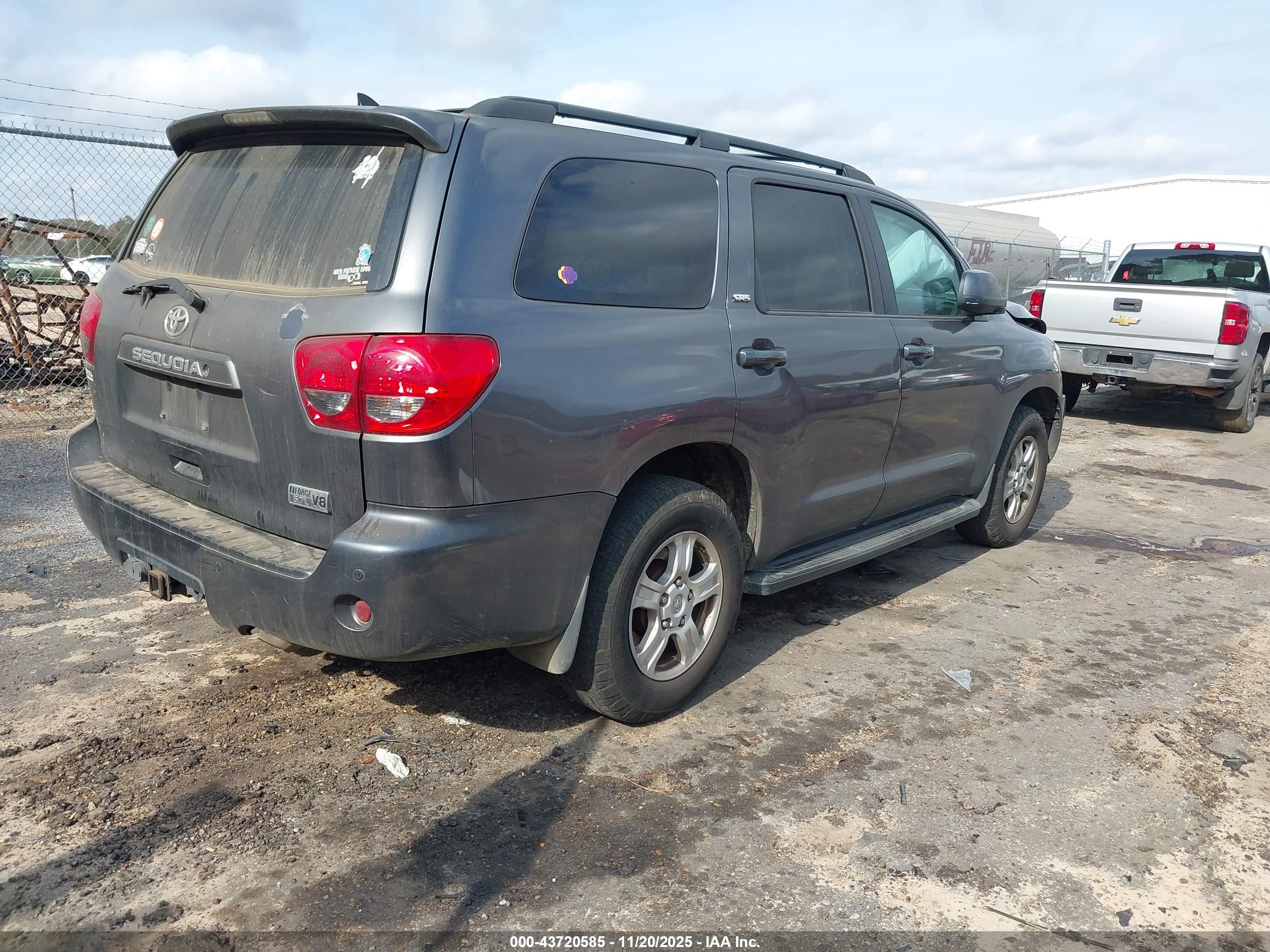 TOYOTA SEQUOIA image 4