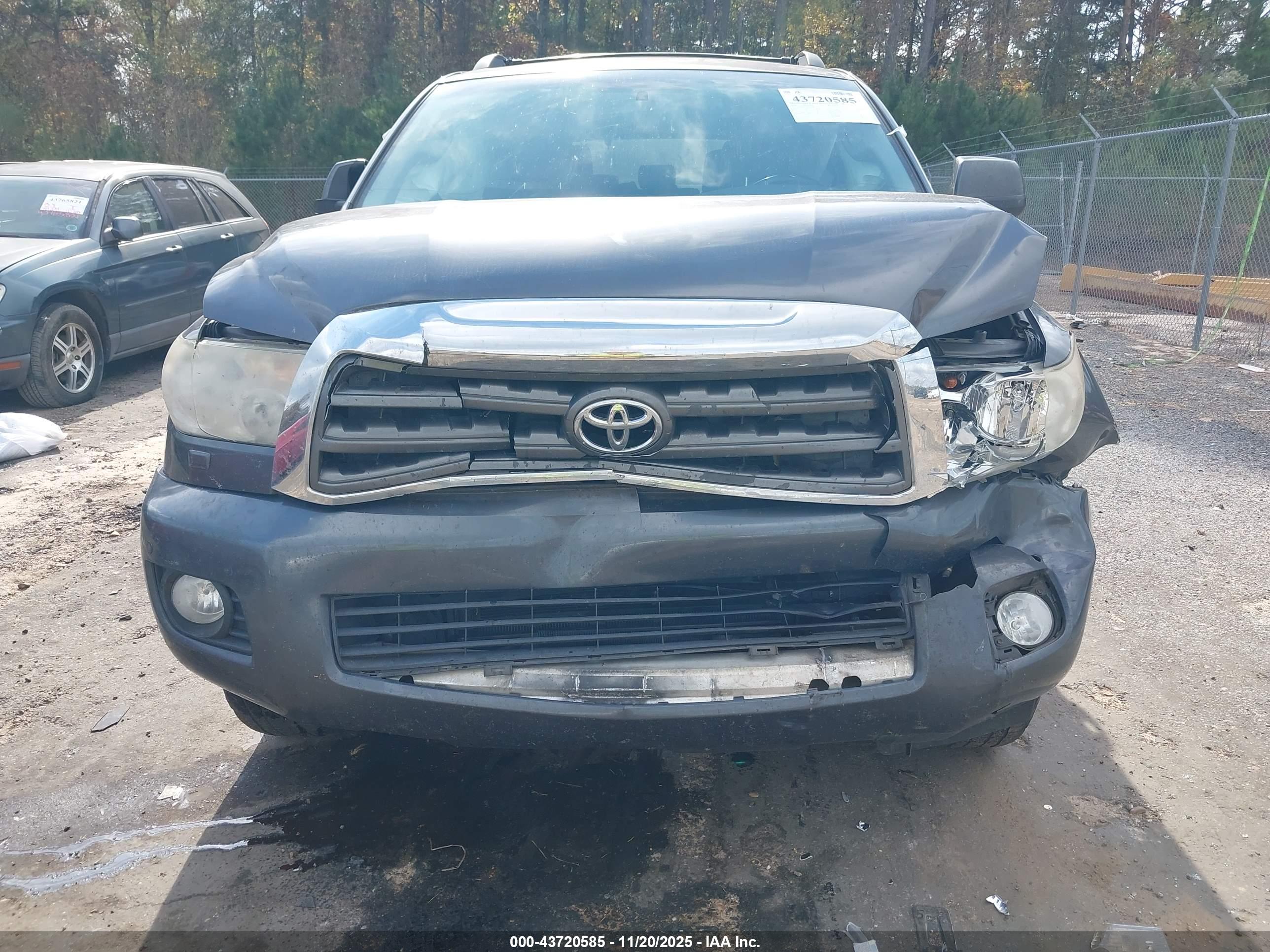TOYOTA SEQUOIA image 6