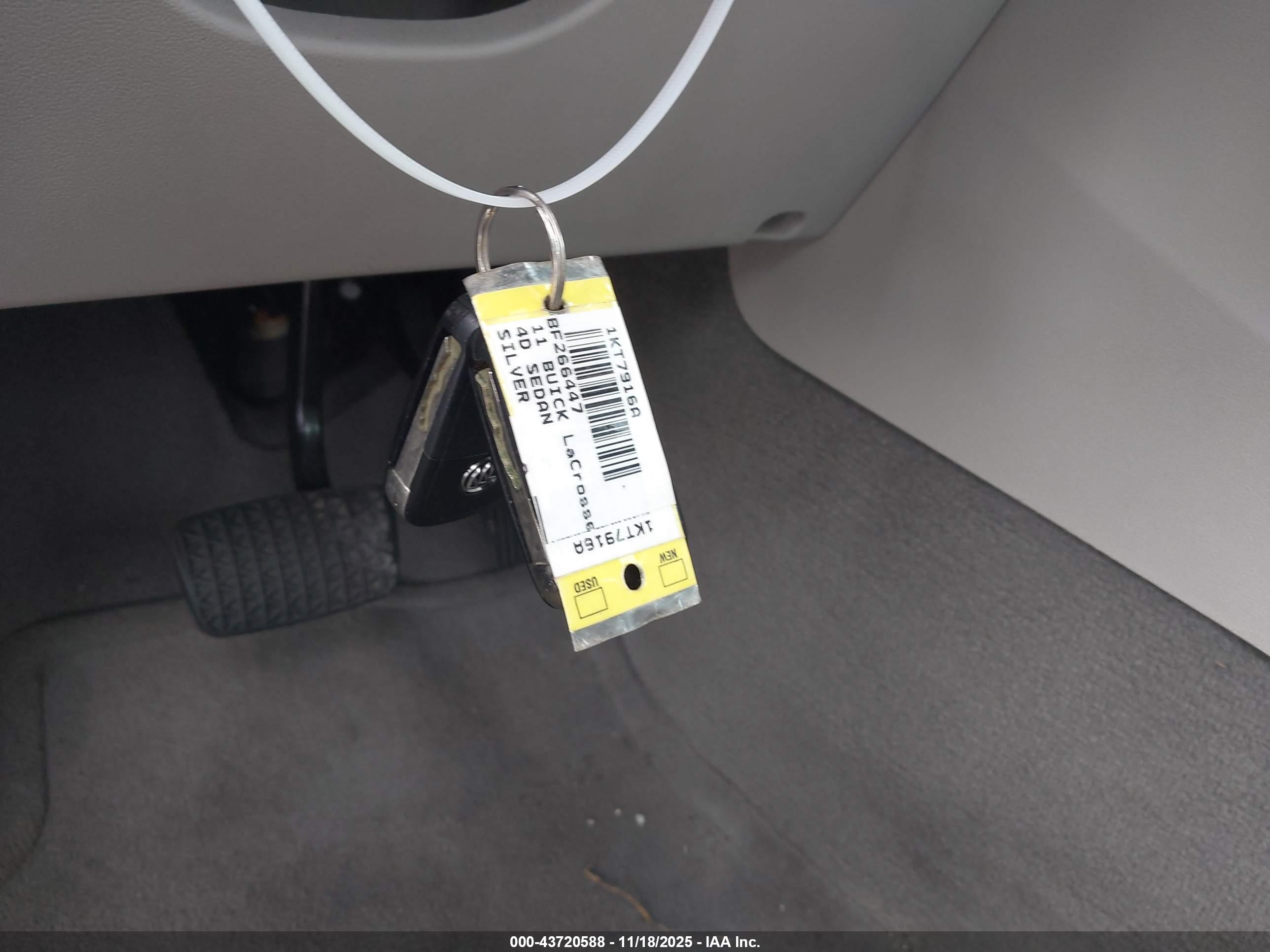 BUICK LACROSSE image 11
