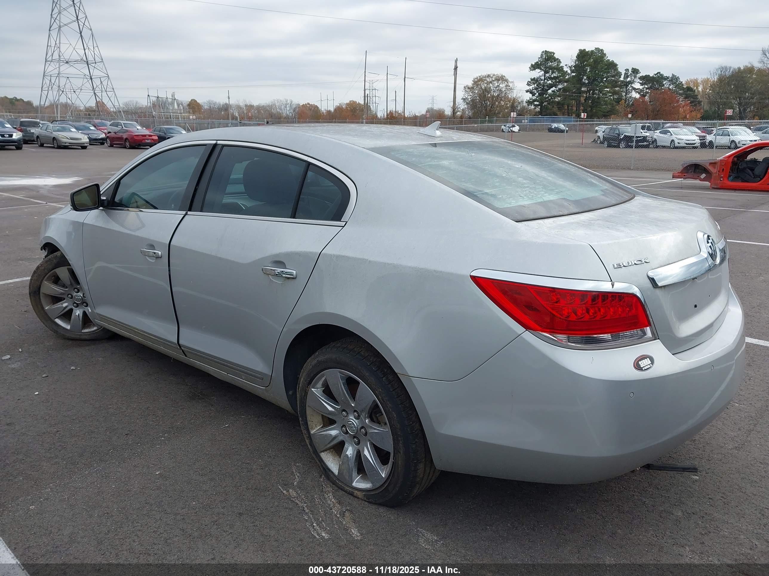 BUICK LACROSSE image 3