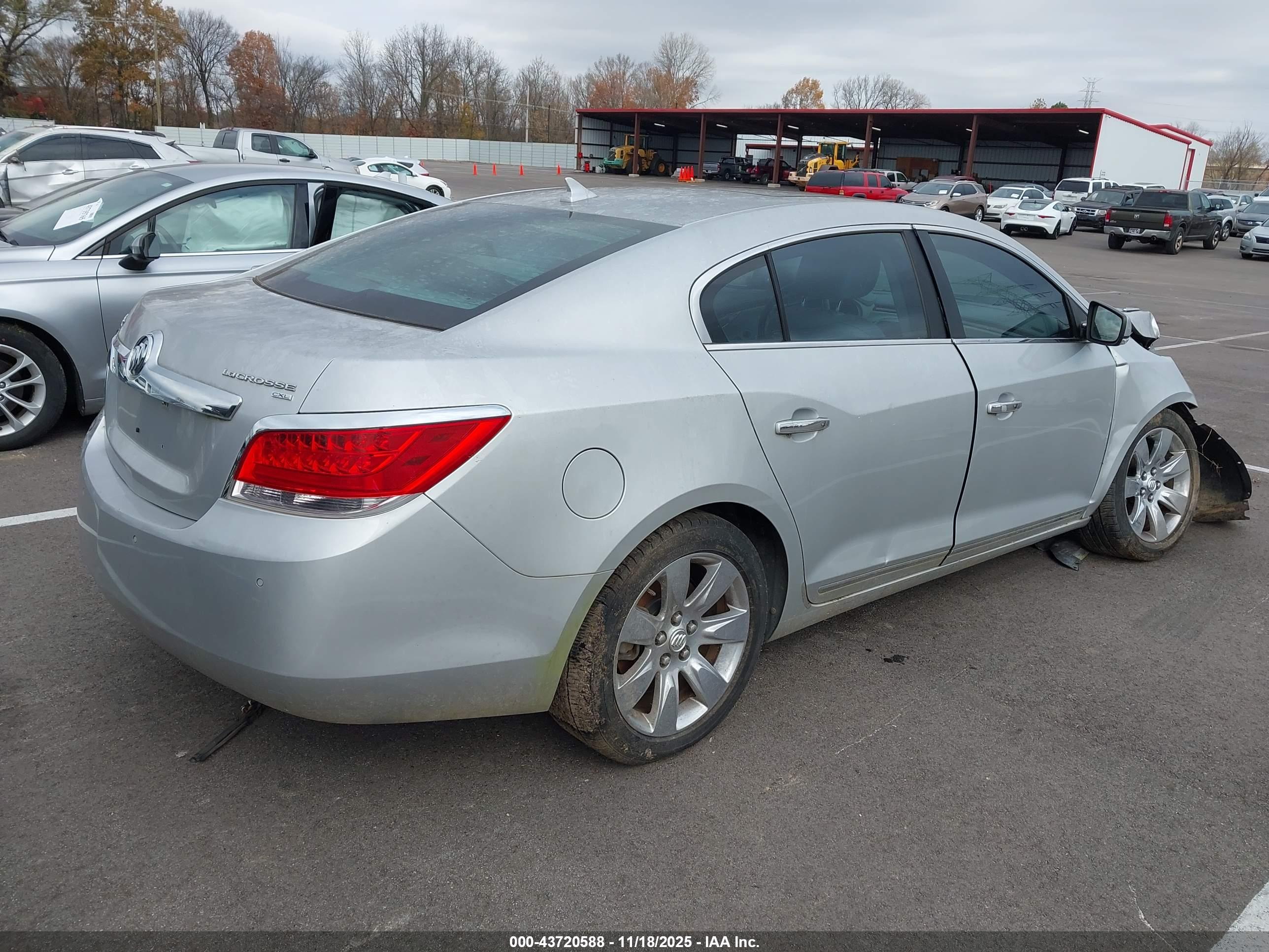 BUICK LACROSSE image 4
