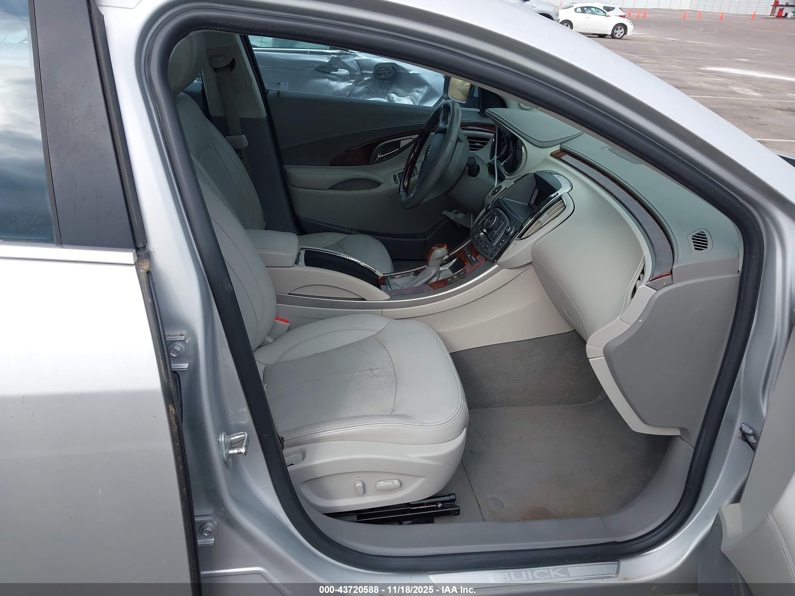 BUICK LACROSSE image 5