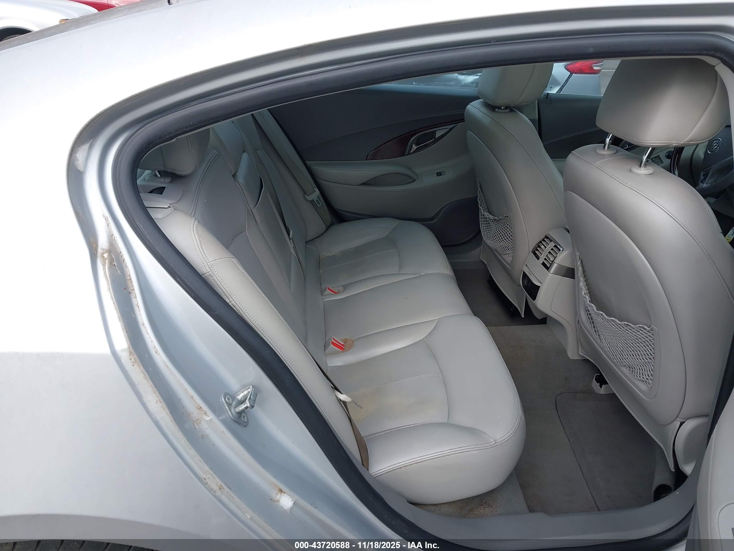 BUICK LACROSSE image 8