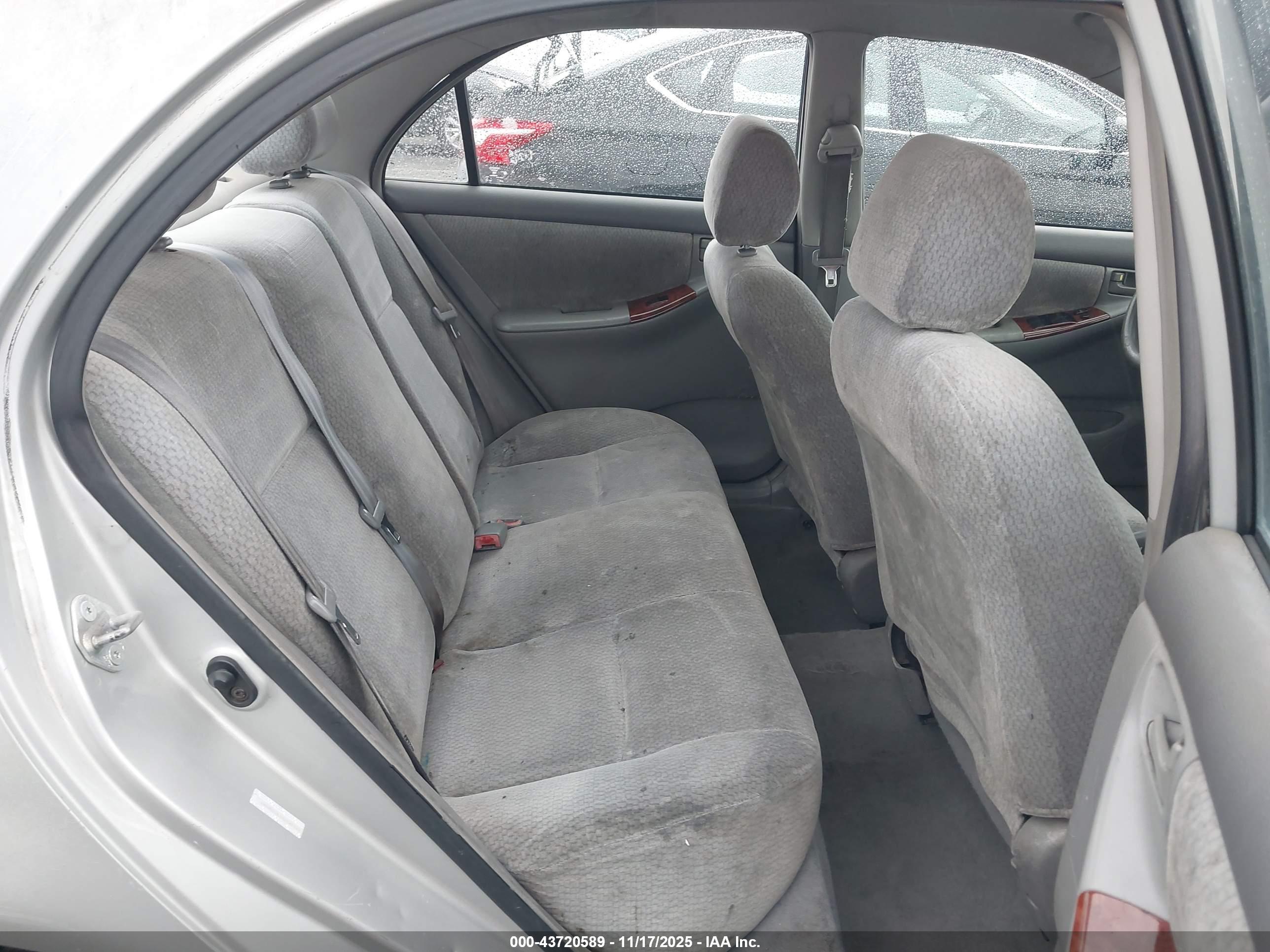 TOYOTA COROLLA image 8