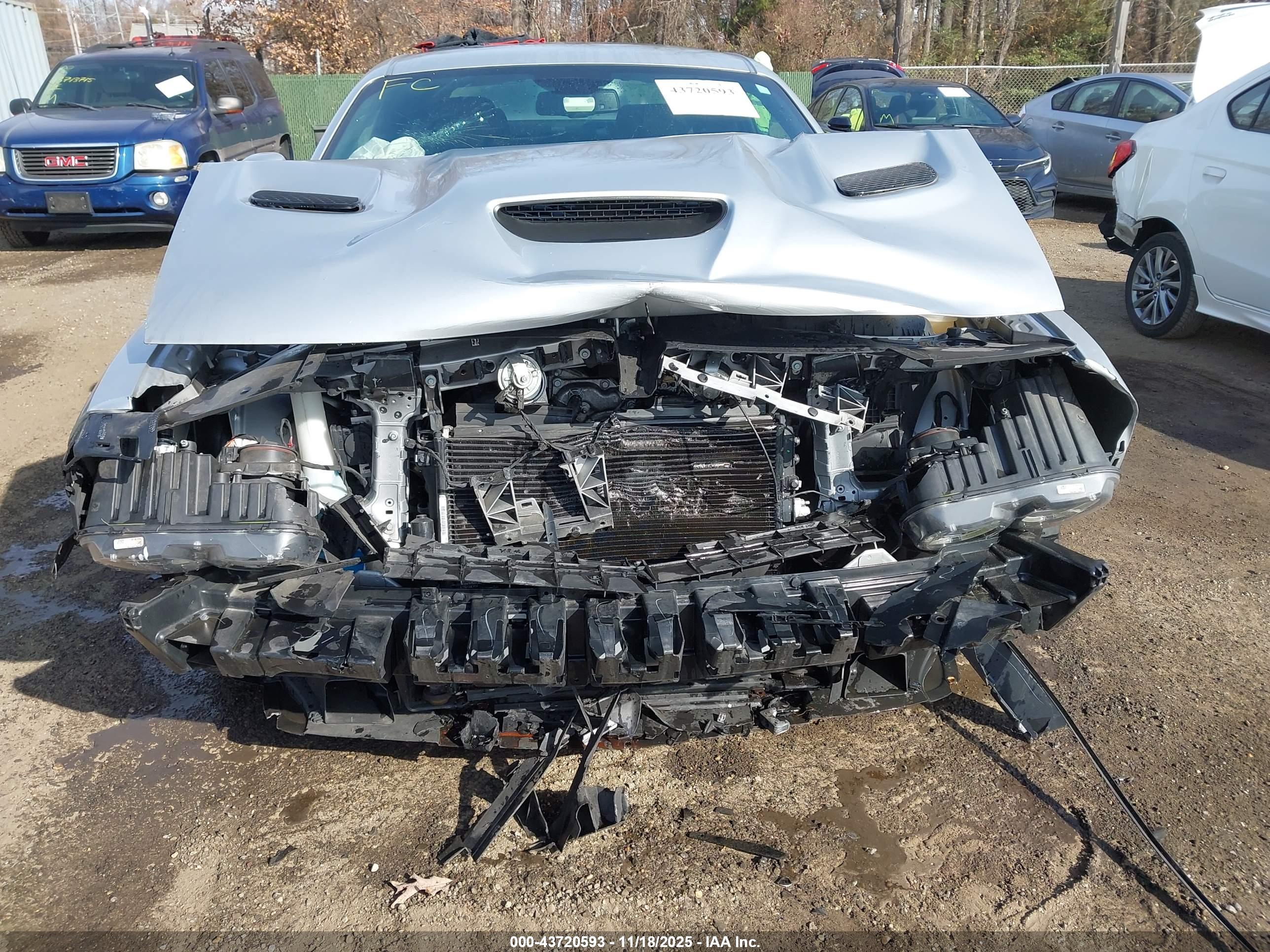 DODGE CHALLENGER image 6