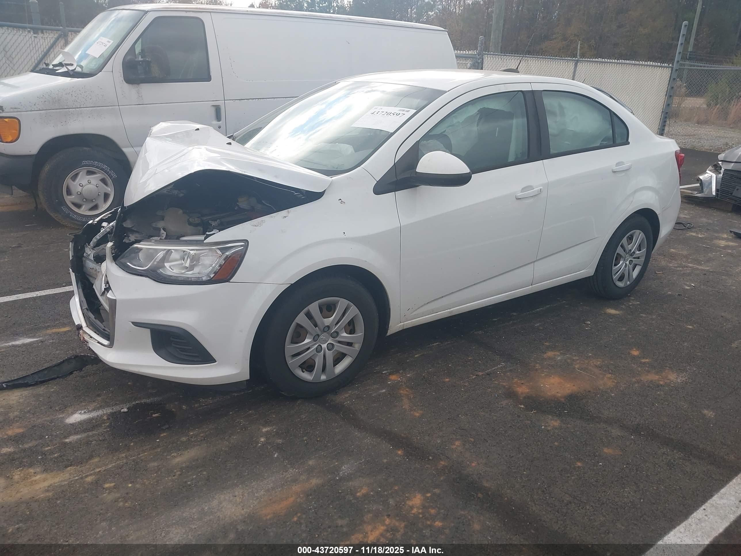 CHEVROLET SONIC image 2