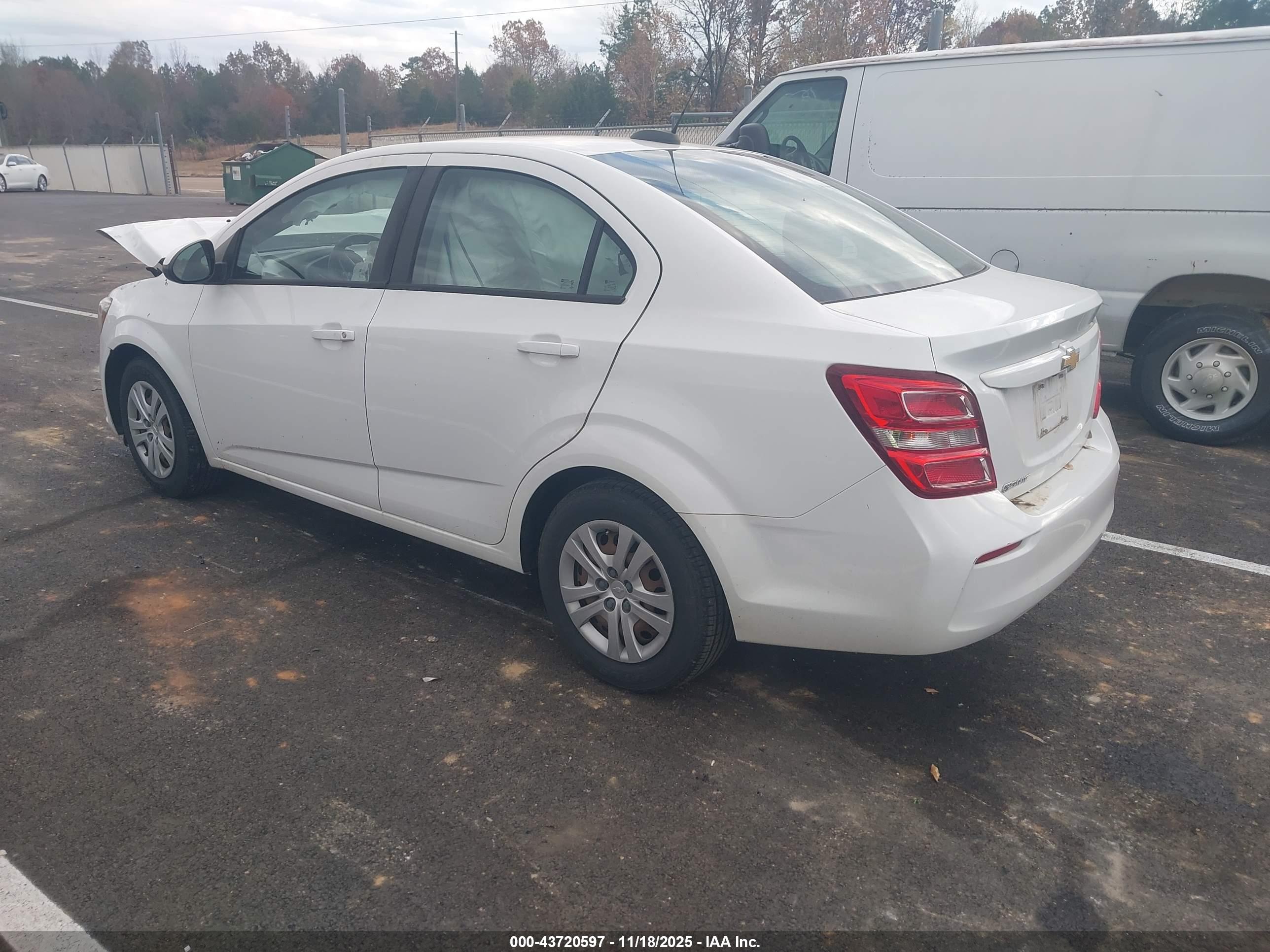 CHEVROLET SONIC image 3
