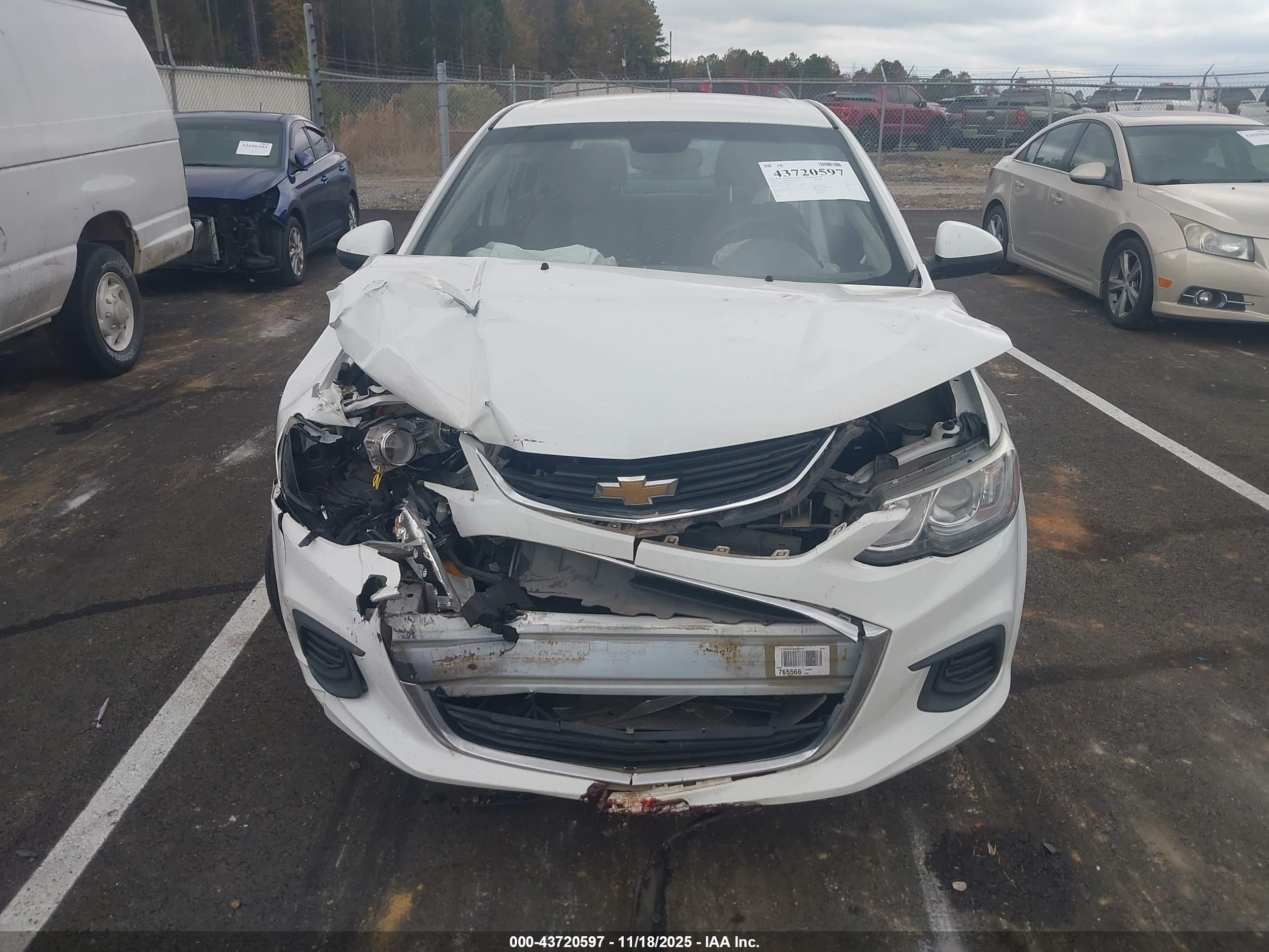 CHEVROLET SONIC image 6