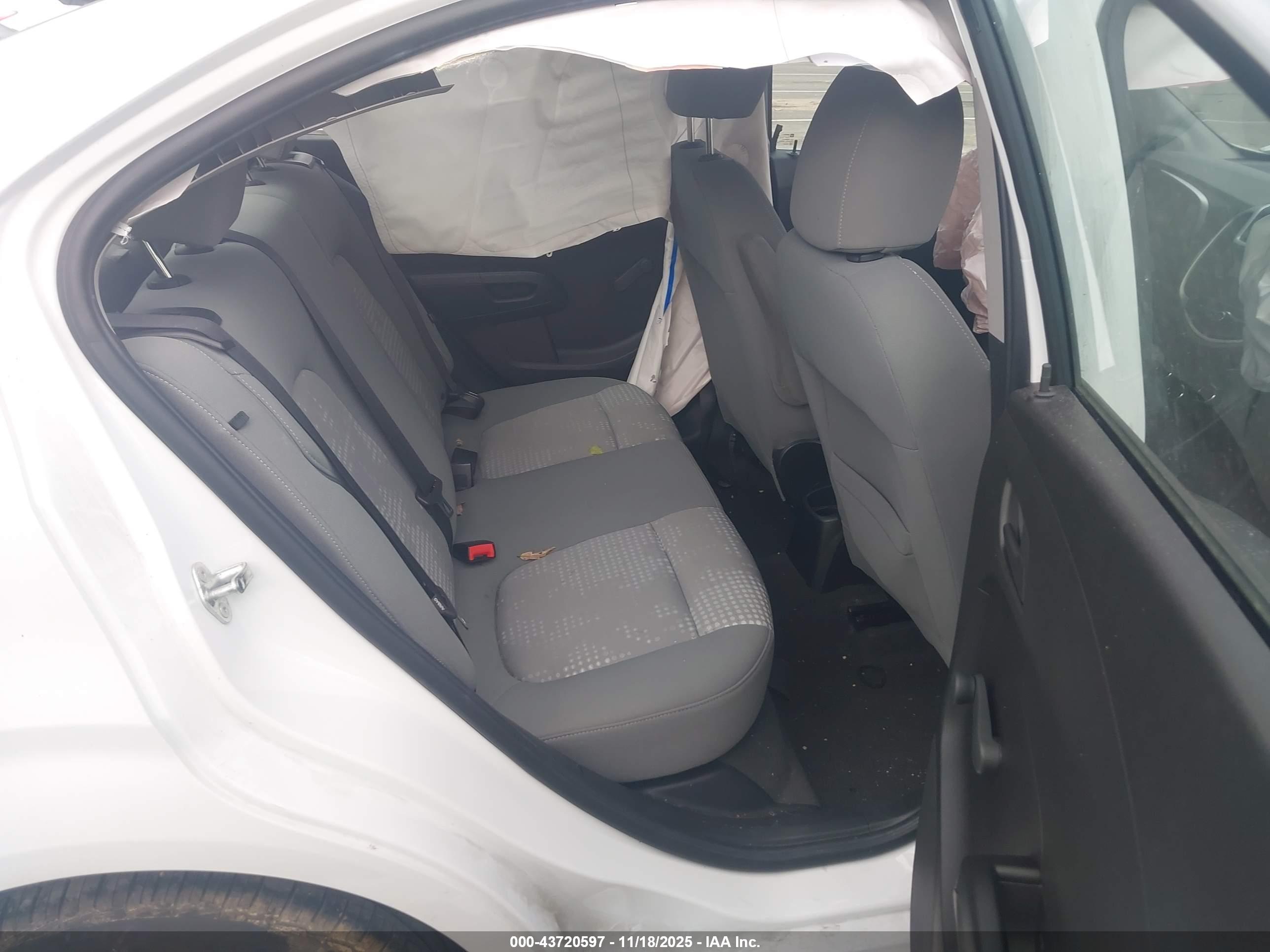 CHEVROLET SONIC image 8