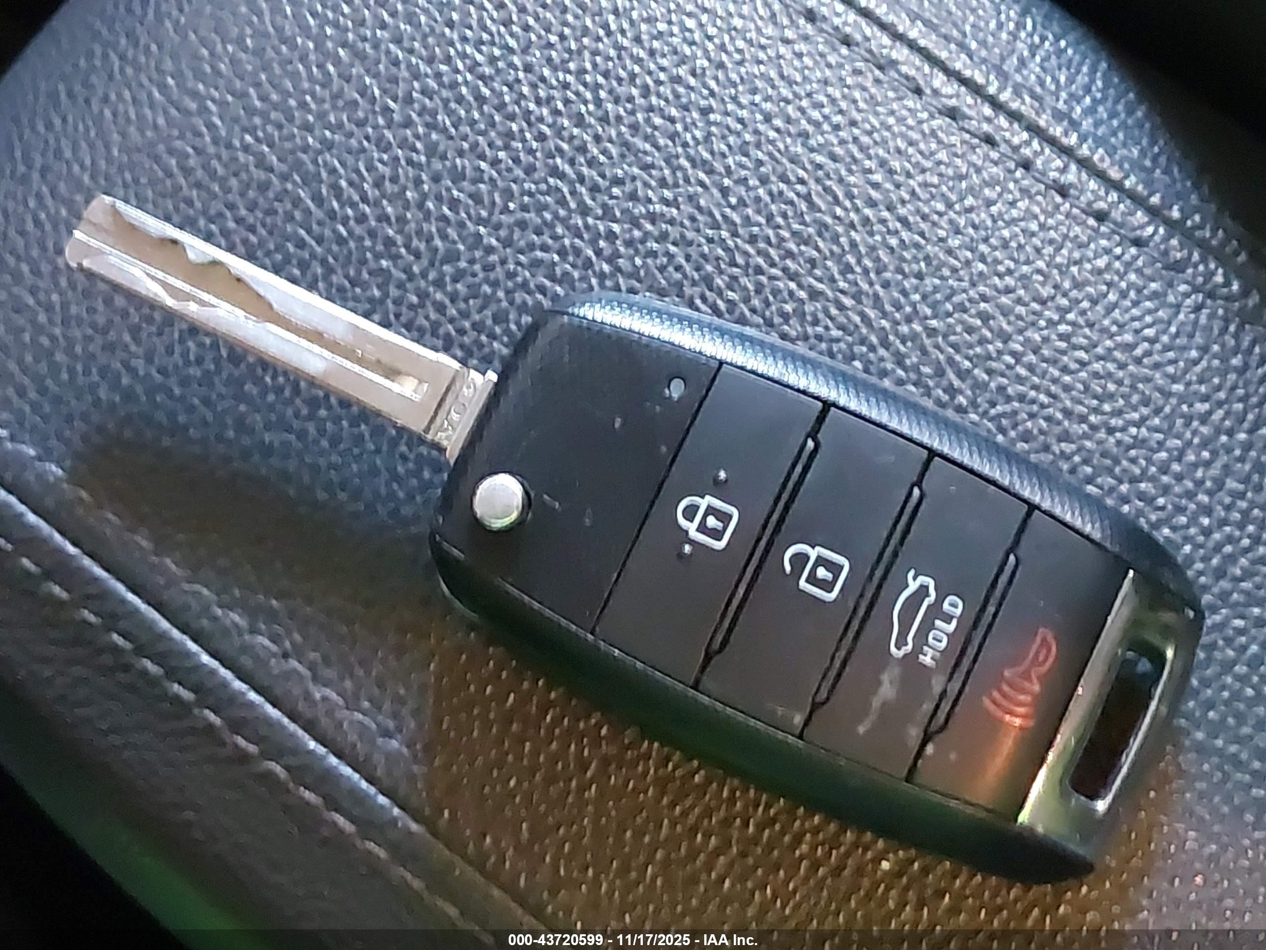 KIA RIO image 11