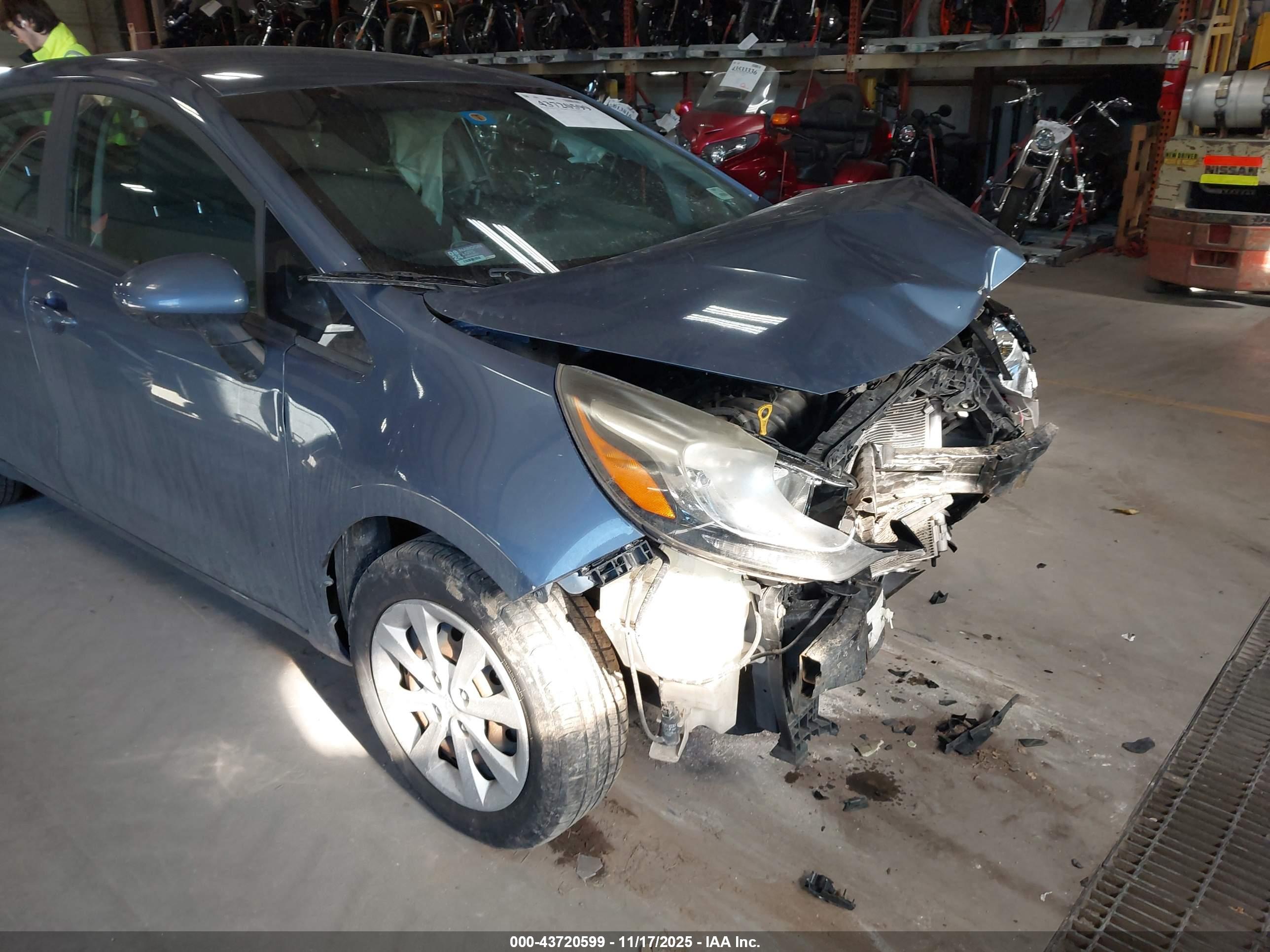 KIA RIO image 6