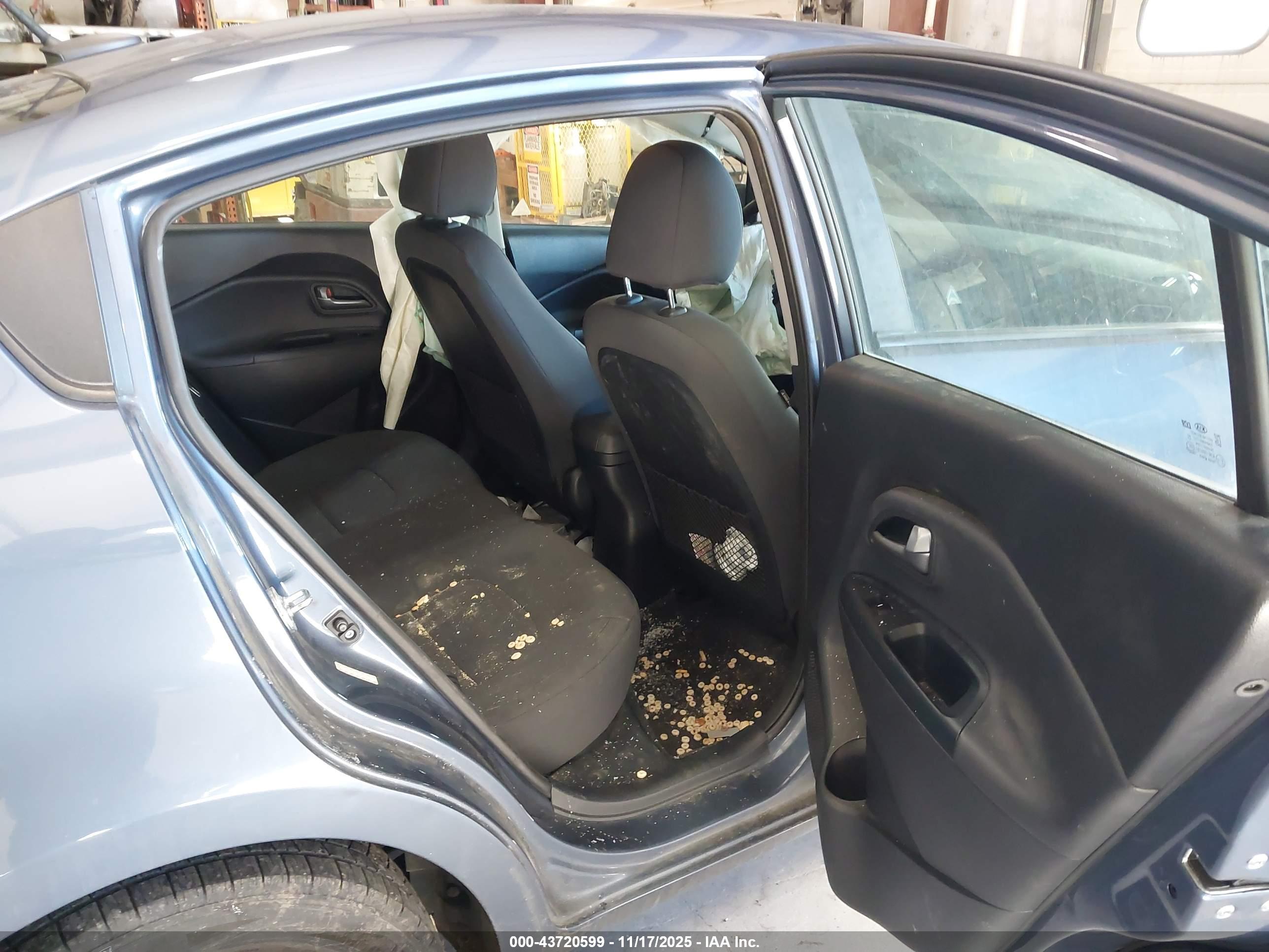 KIA RIO image 8