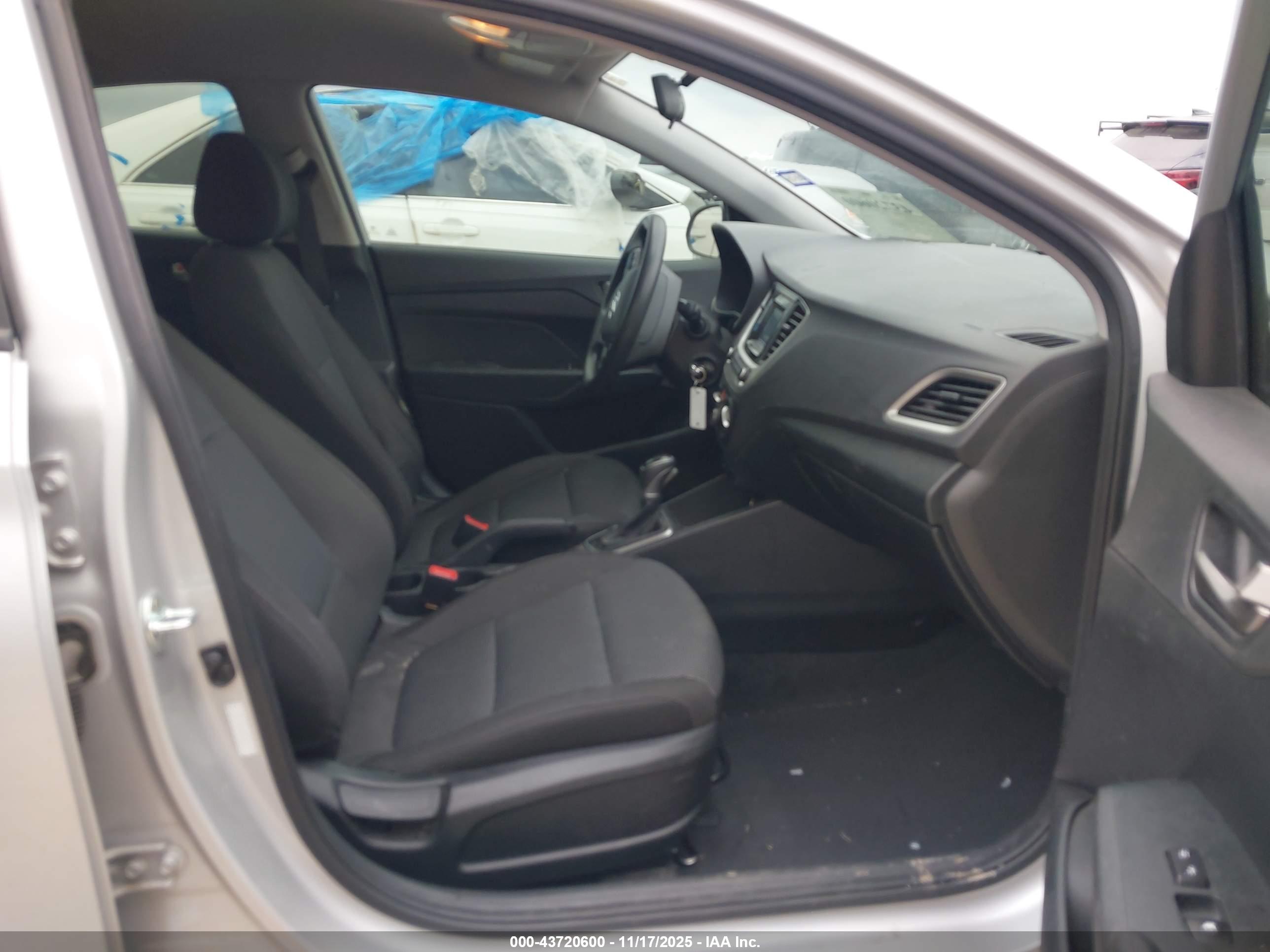 HYUNDAI ACCENT image 5