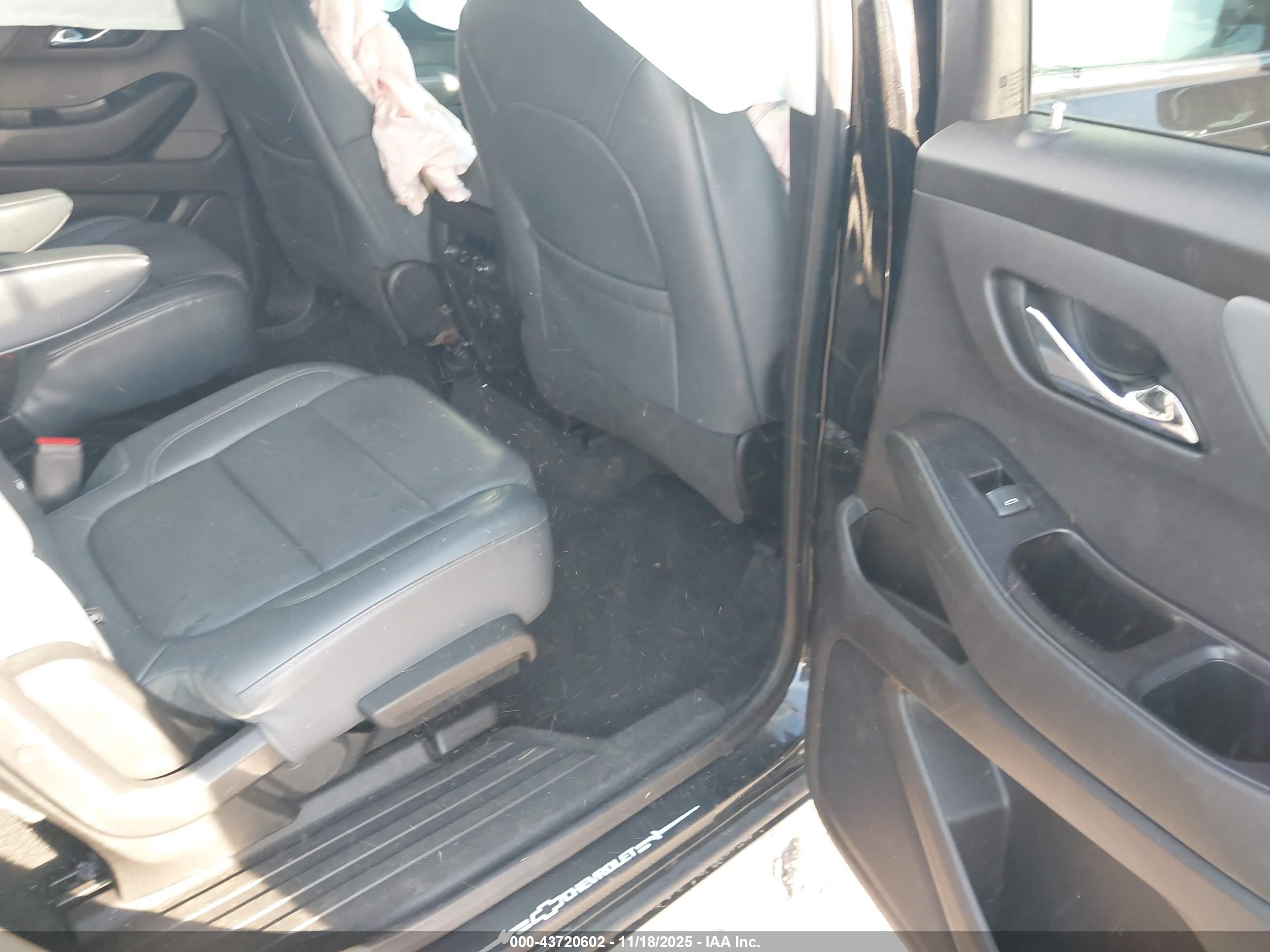 CHEVROLET TRAVERSE image 8