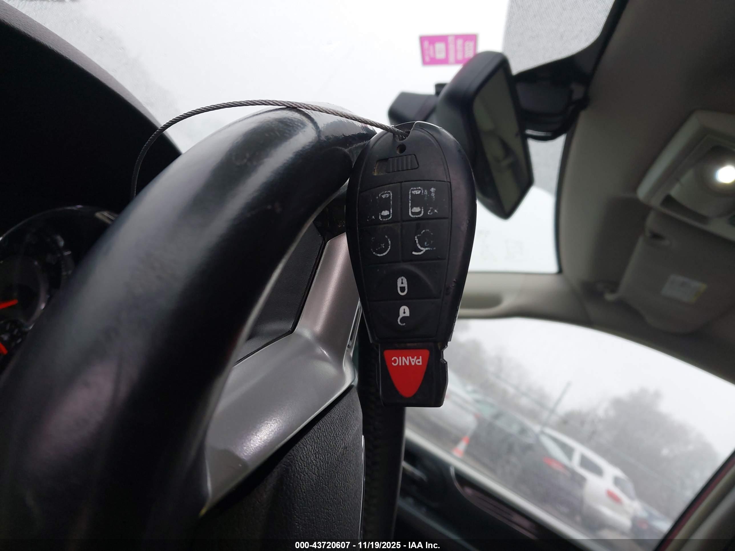 CHRYSLER TOWN image 11