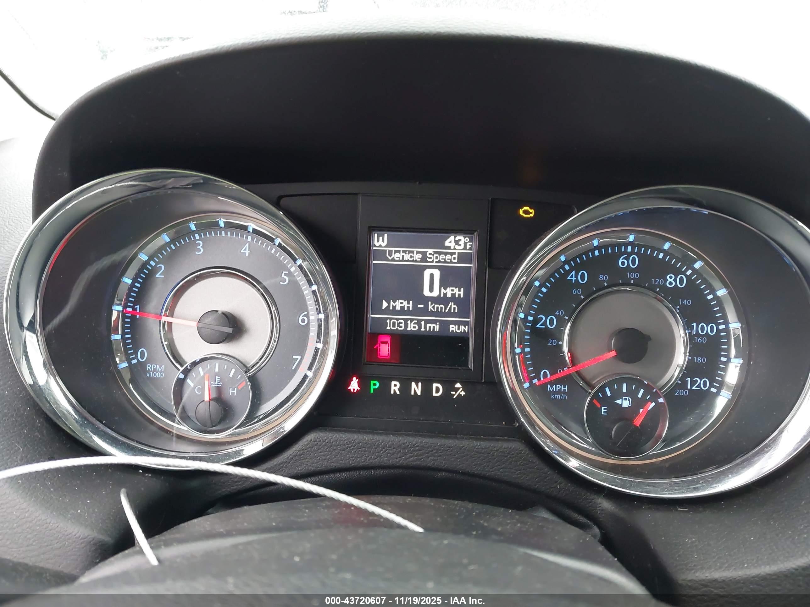 CHRYSLER TOWN image 7