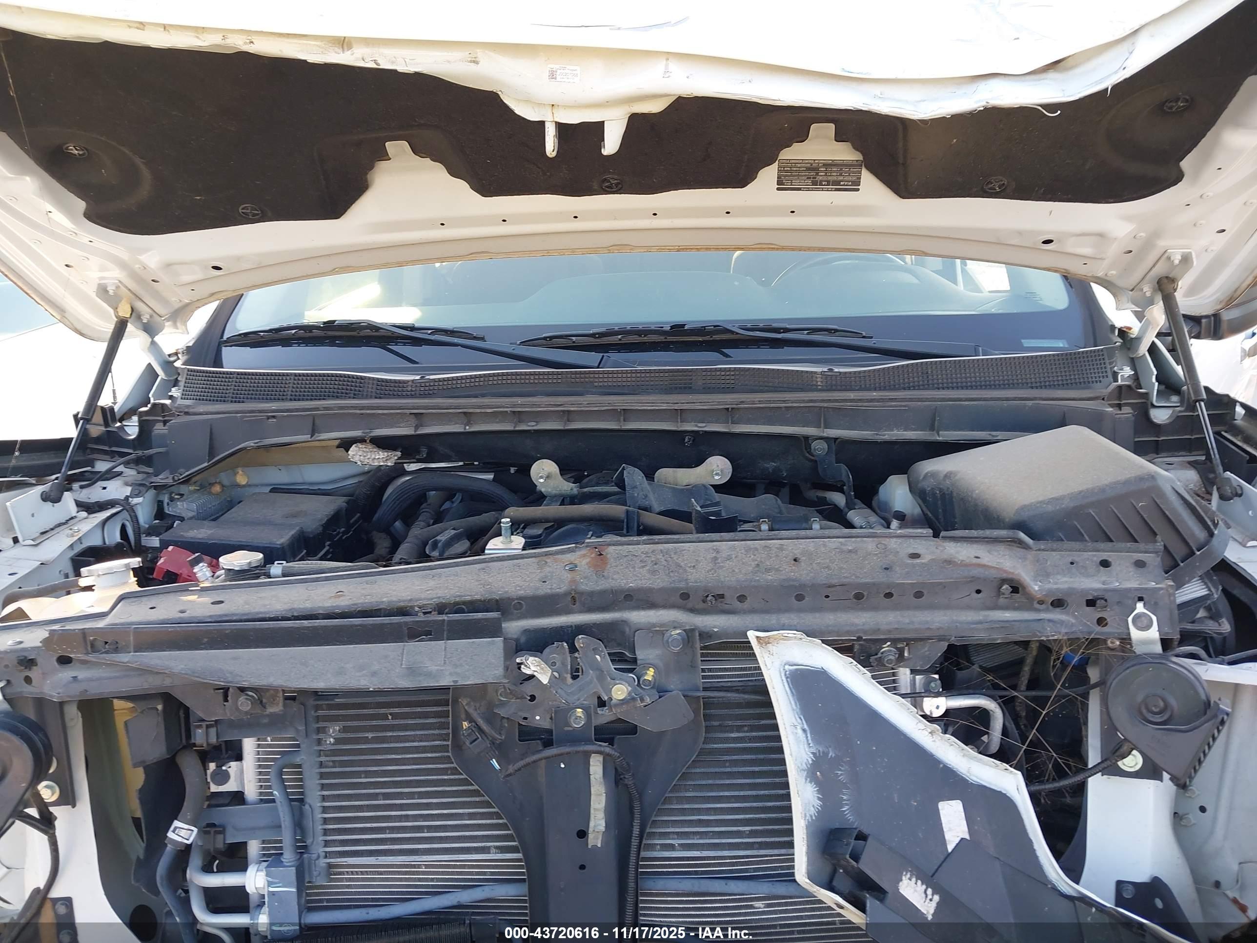 NISSAN TITAN image 10