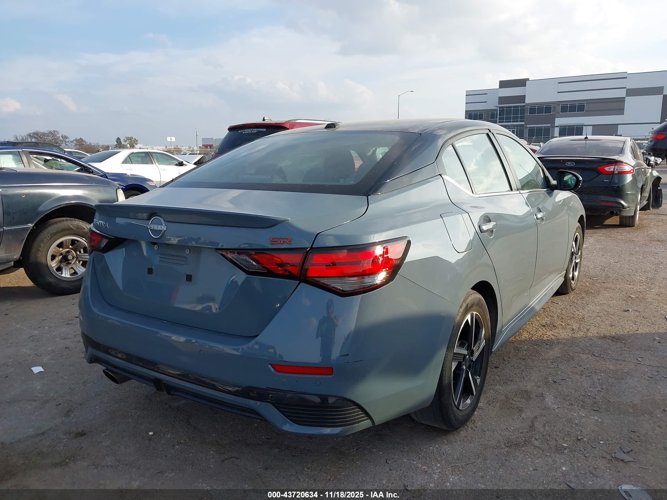 NISSAN SENTRA image 4