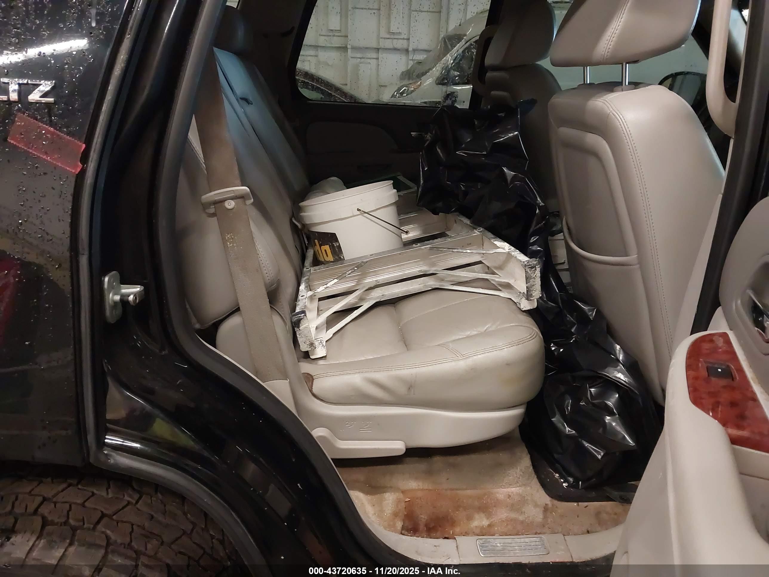 CHEVROLET TAHOE image 8