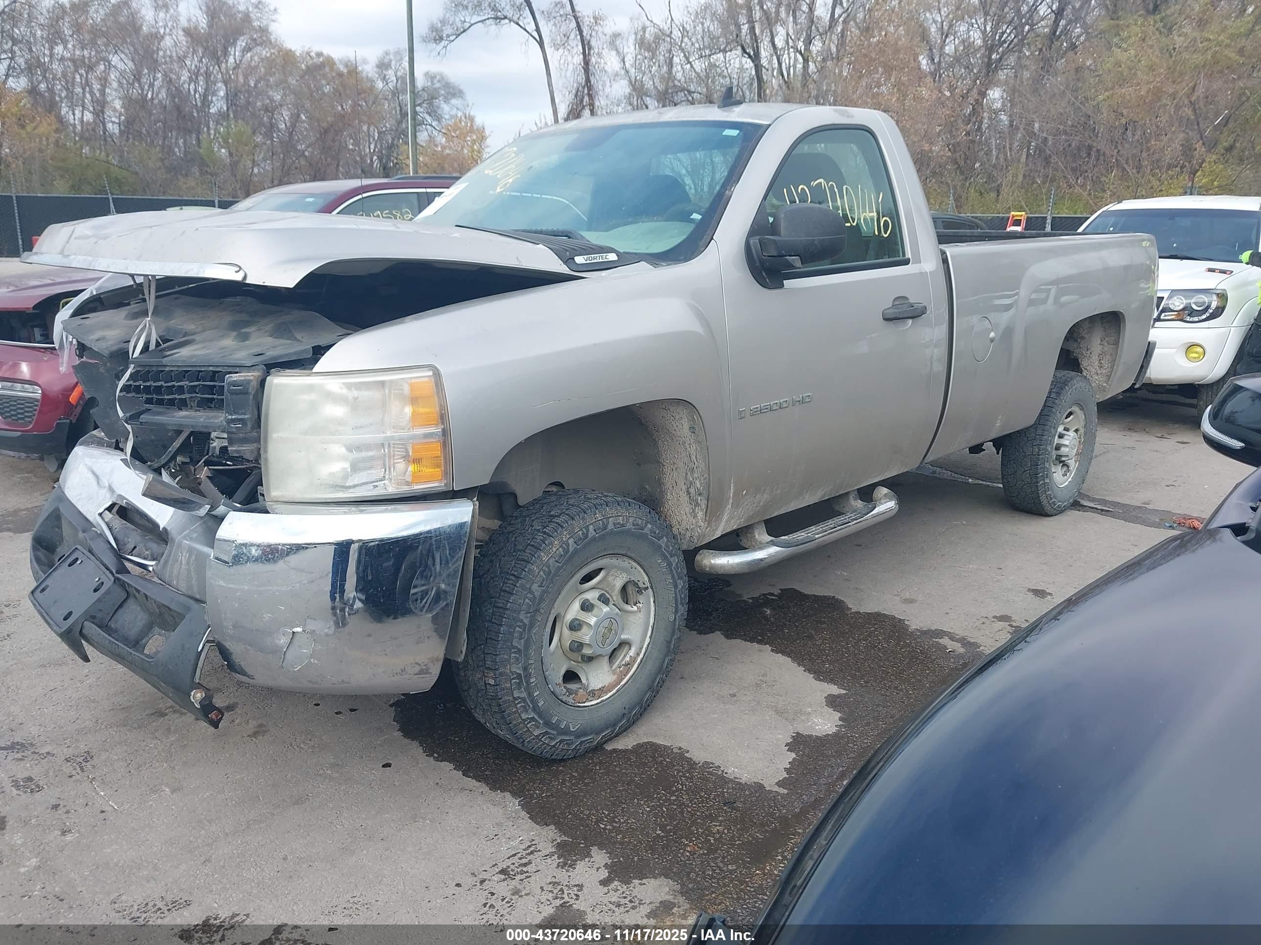CHEVROLET SILVERADO image 2